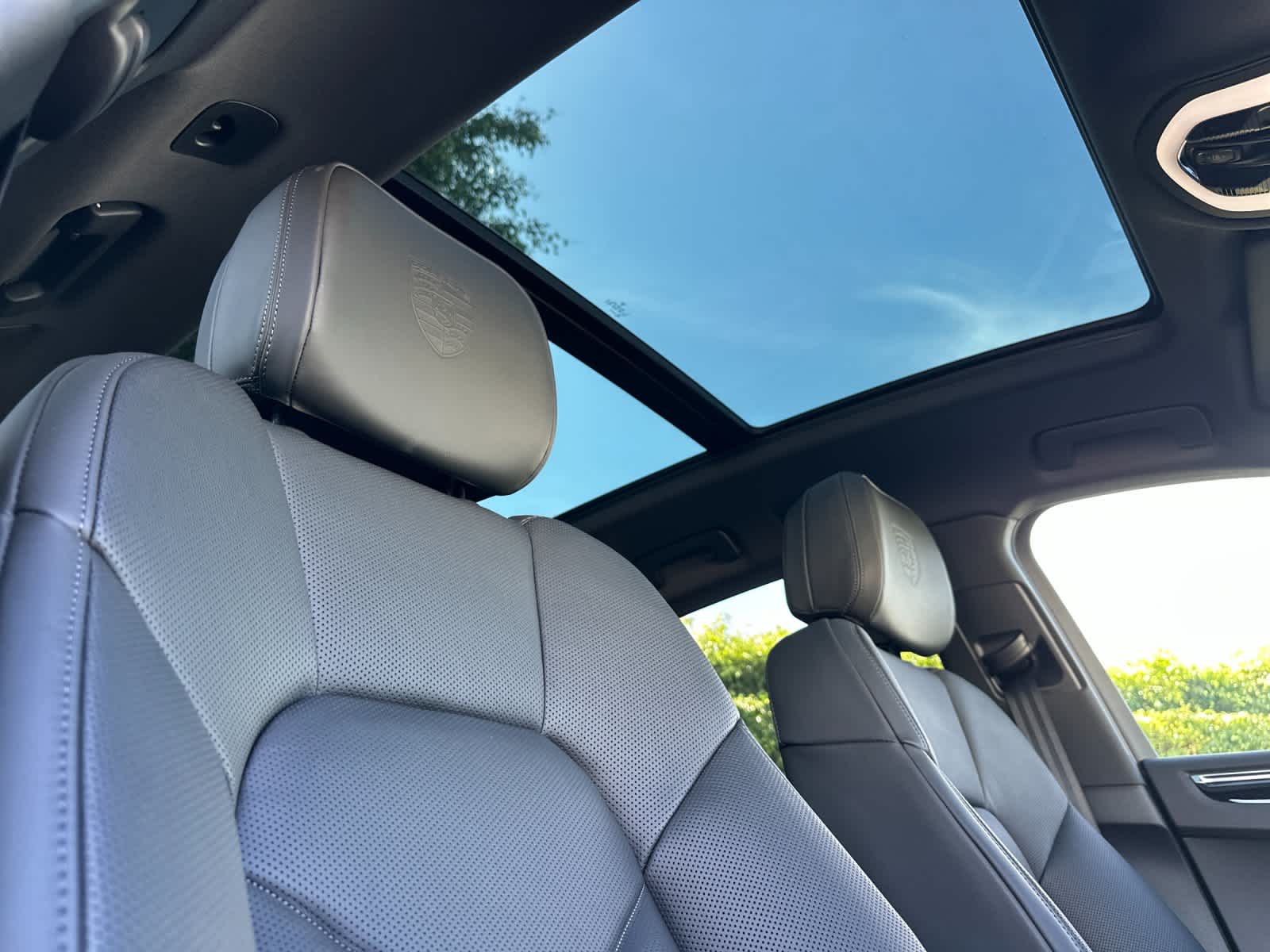 Thumbnail: 2026 Porsche Macan - 18