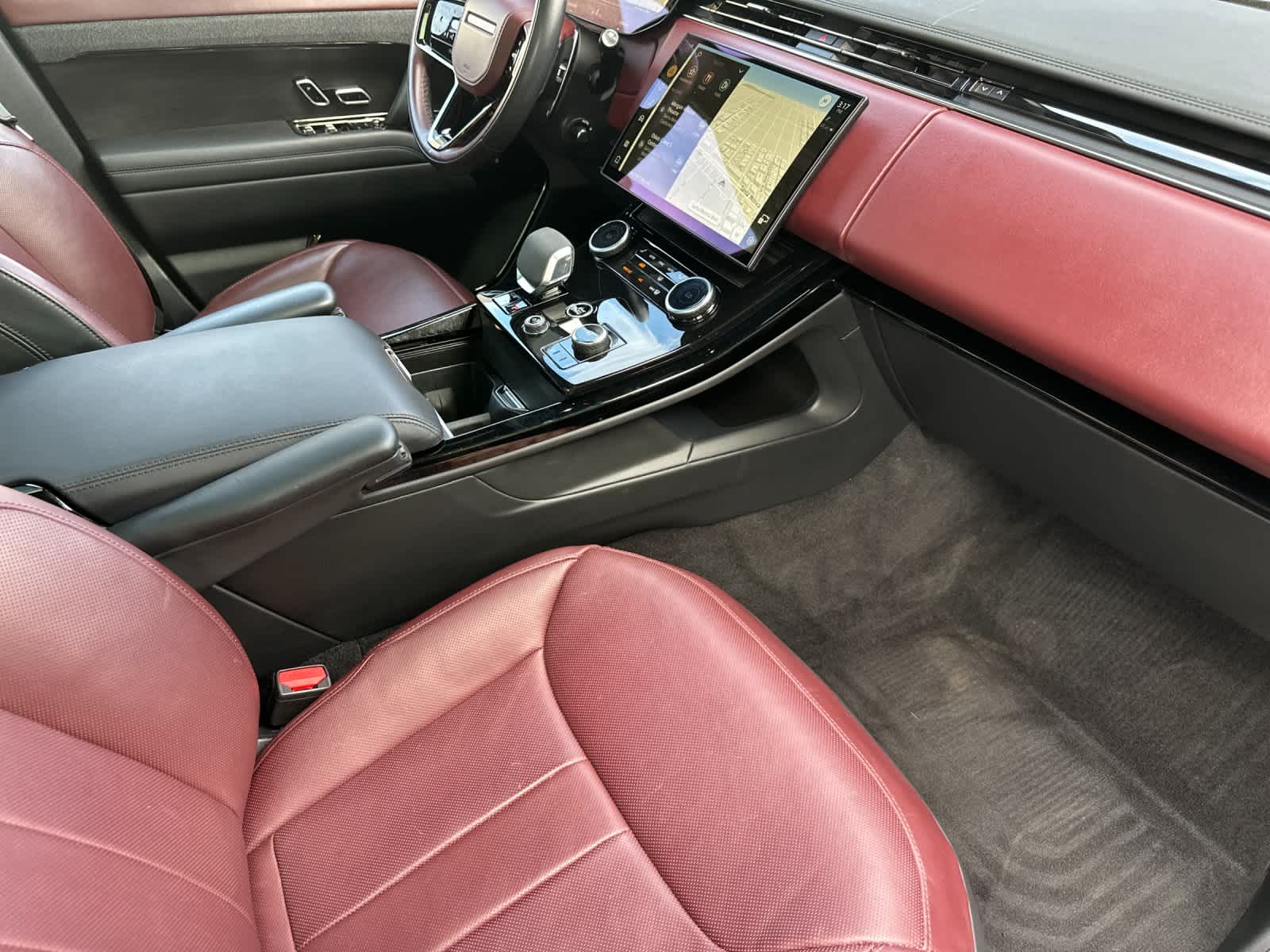 Thumbnail: 2023 Land Rover Range Rover Sport - 17