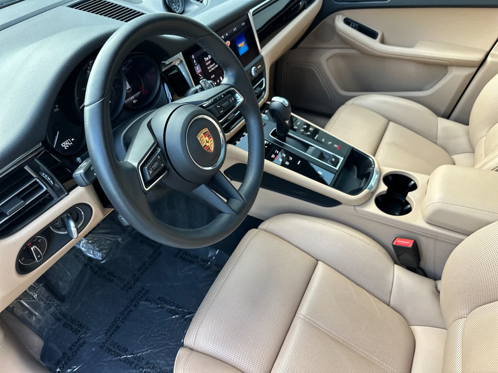 Thumbnail: 2025 Porsche Macan - 4