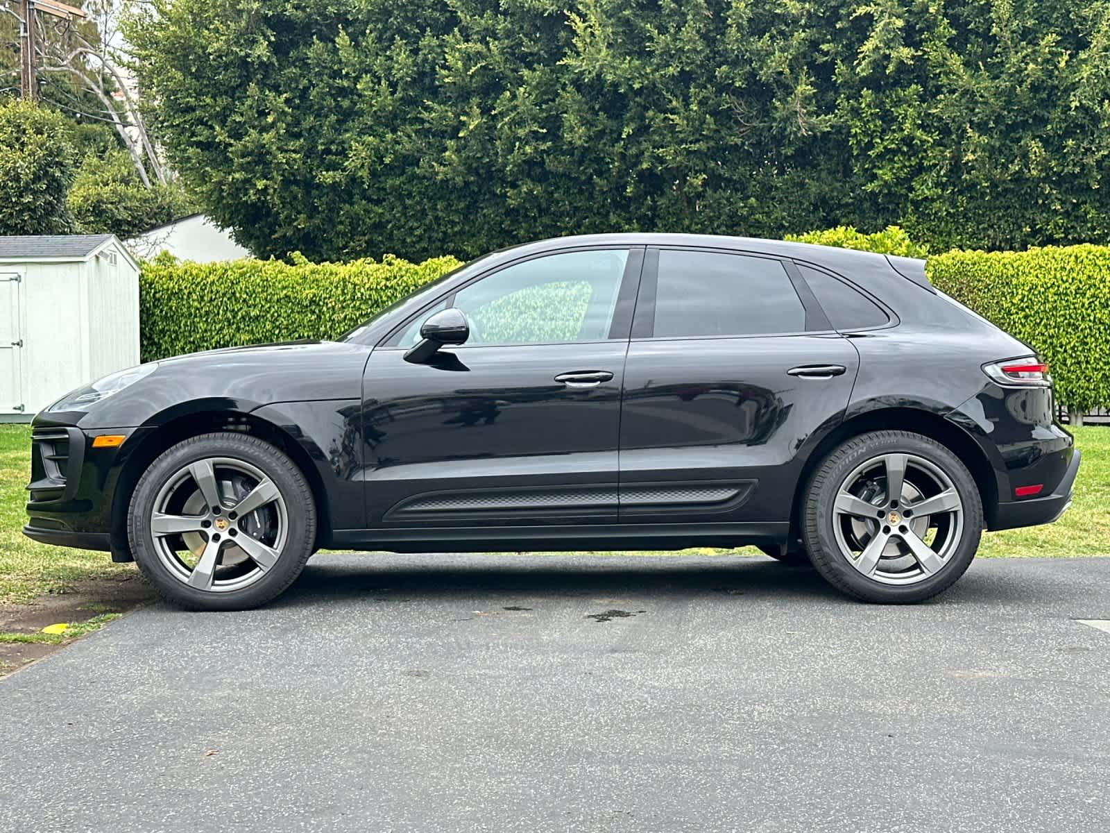 Thumbnail: 2026 Porsche Macan - 2