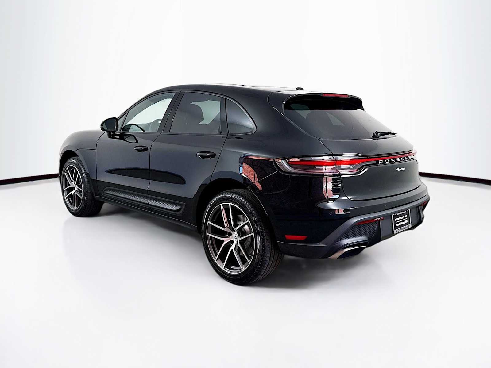 Thumbnail: 2025 Porsche Macan - 3