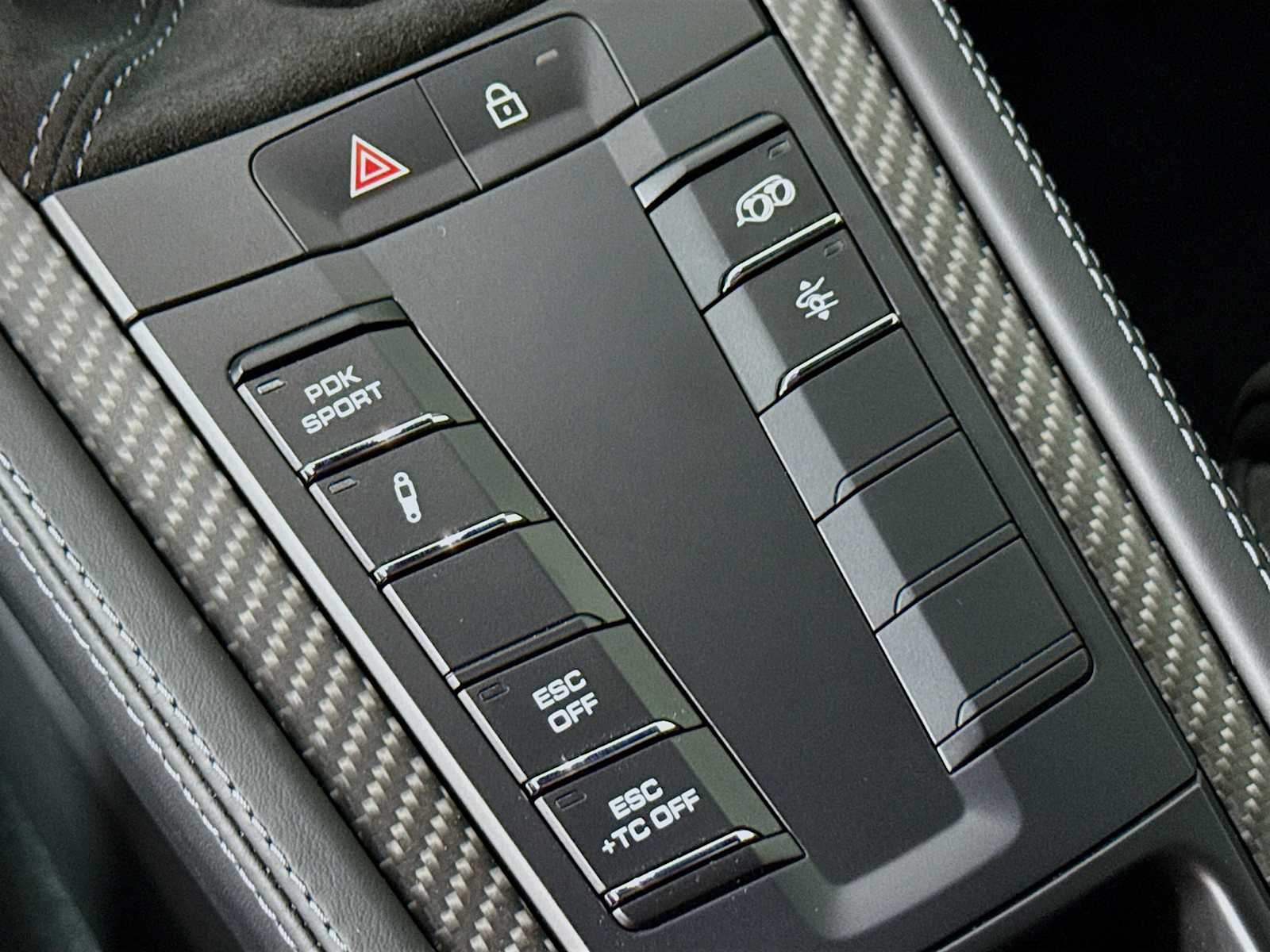 Thumbnail: 2025 Porsche  - 15