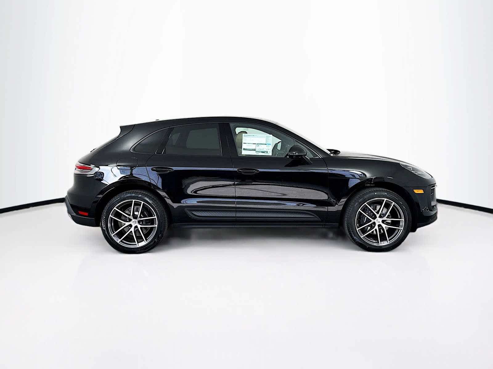 Thumbnail: 2026 Porsche Macan - 8