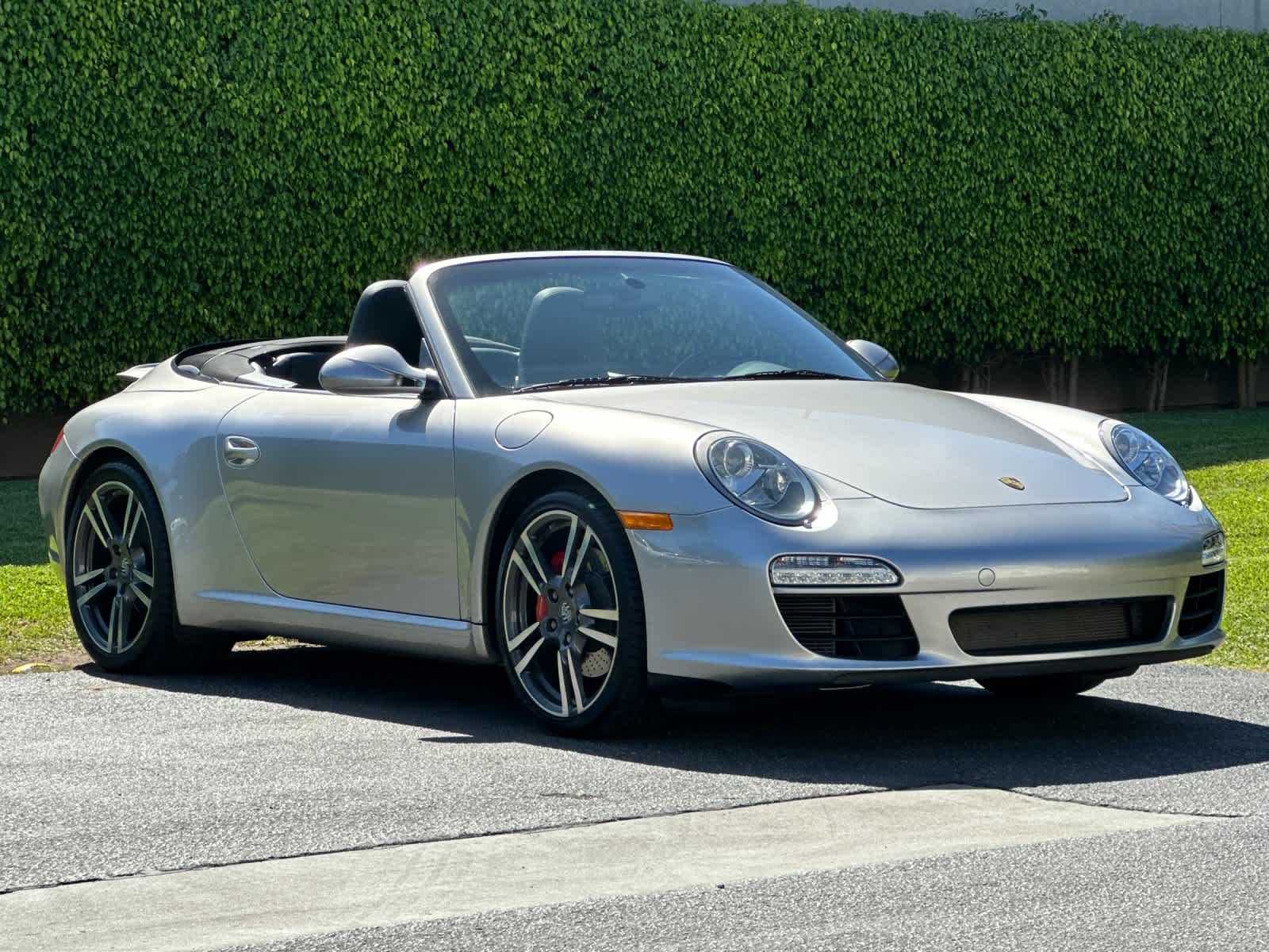 Thumbnail: 2011 Porsche 911 - 10