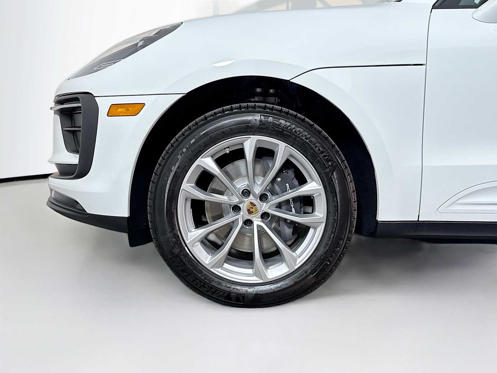 Thumbnail: 2026 Porsche Macan - 24