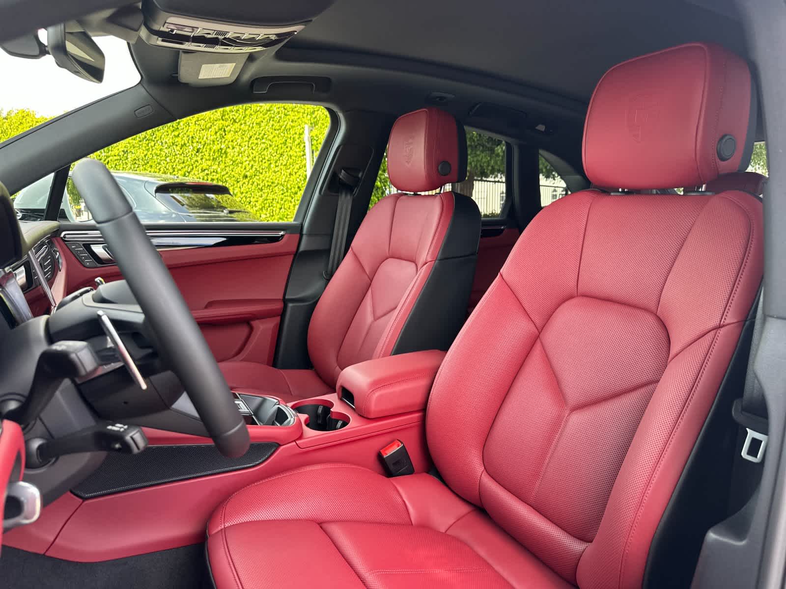 Thumbnail: 2026 Porsche Macan - 5