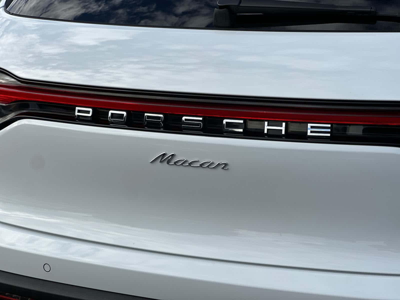 Thumbnail: 2025 Porsche Macan - 31