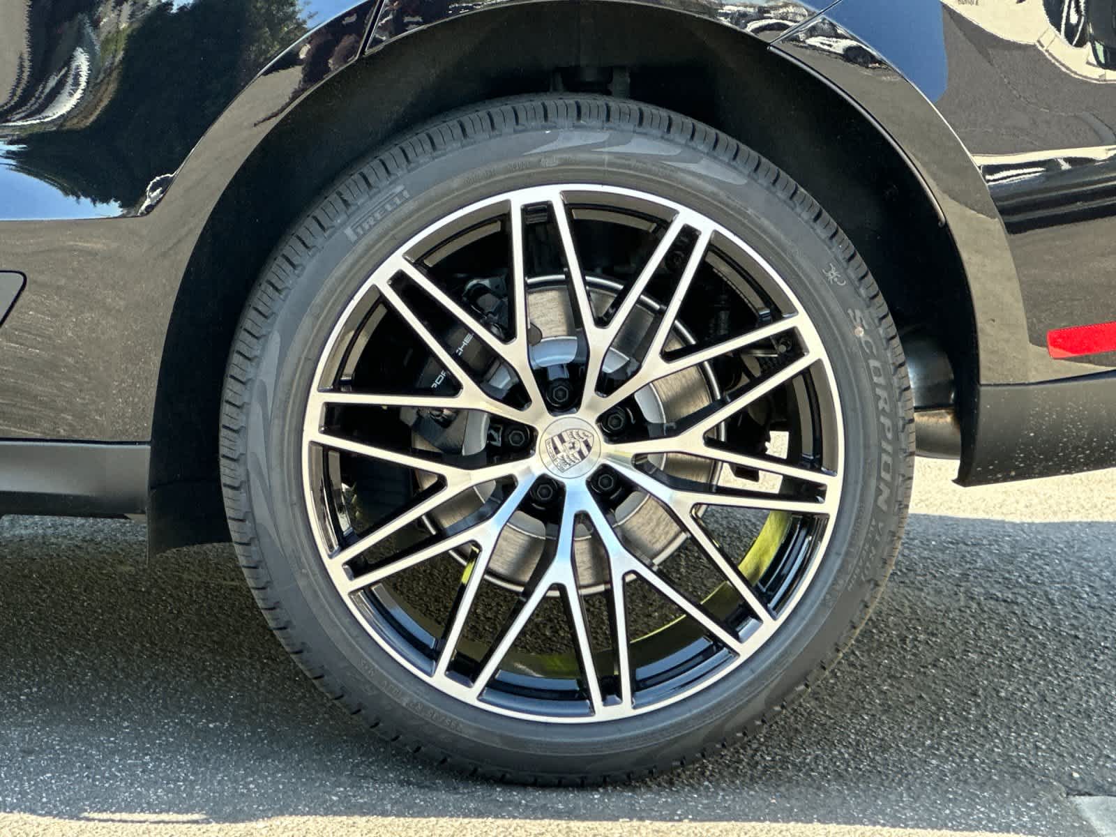 Thumbnail: 2026 Porsche Macan - 31