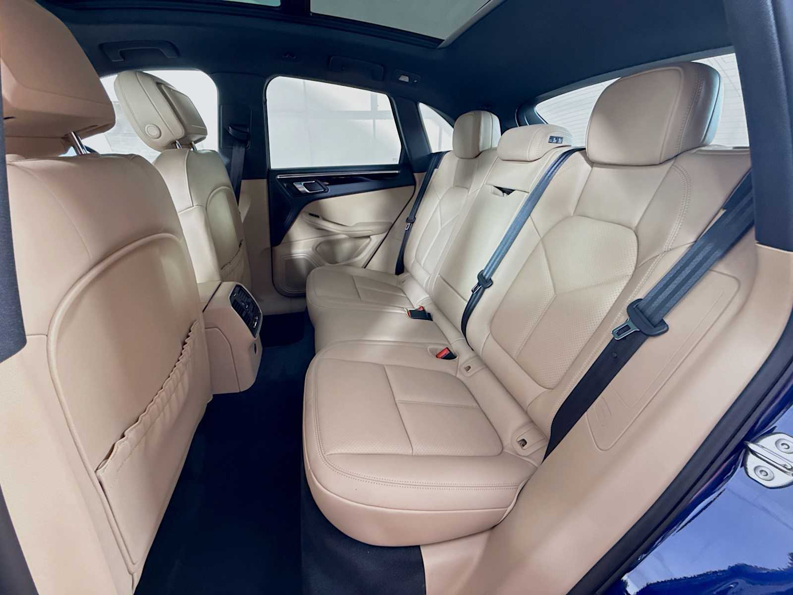 Thumbnail: 2026 Porsche Macan - 17