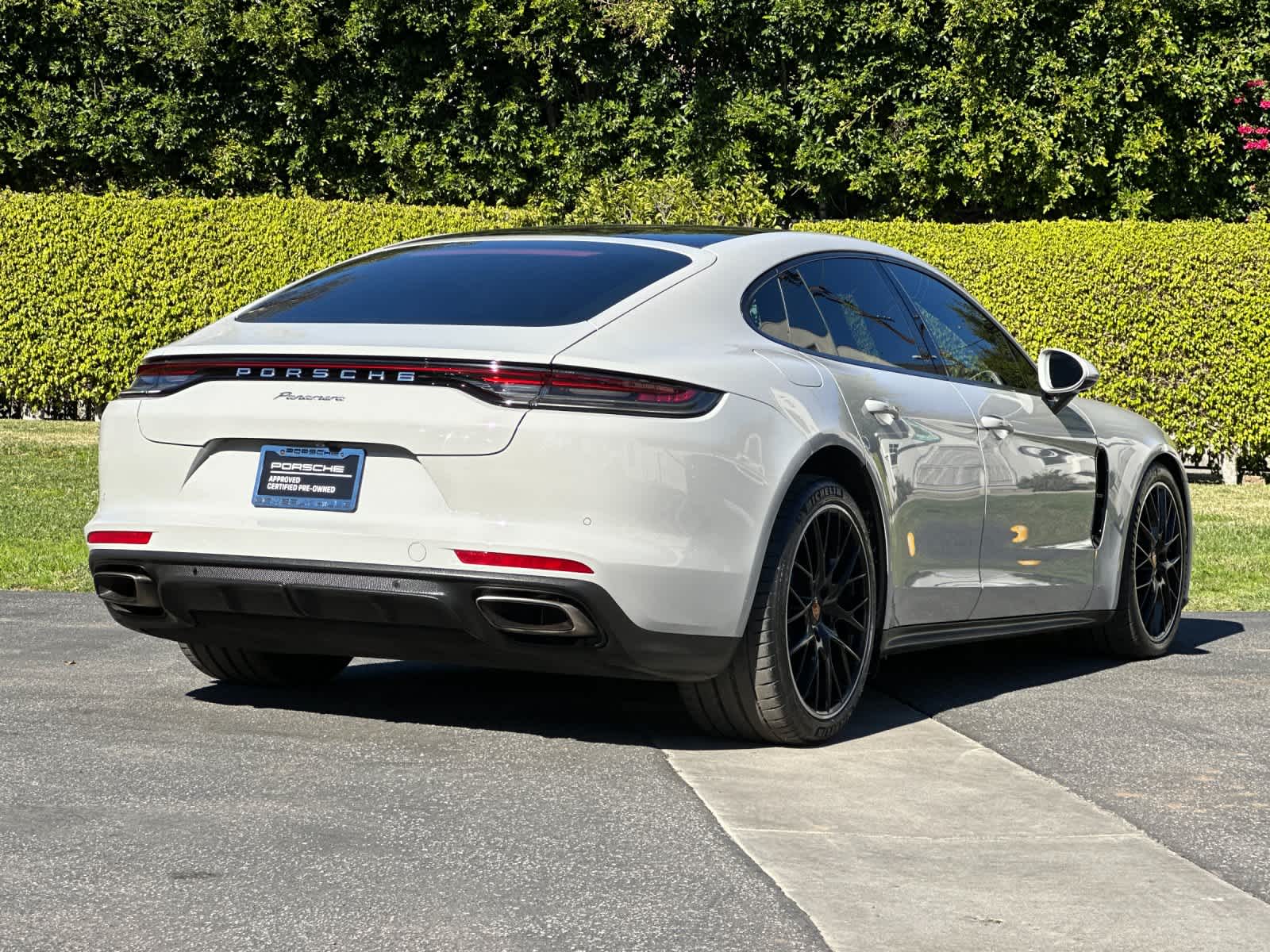 Thumbnail: 2021 Porsche Panamera - 8
