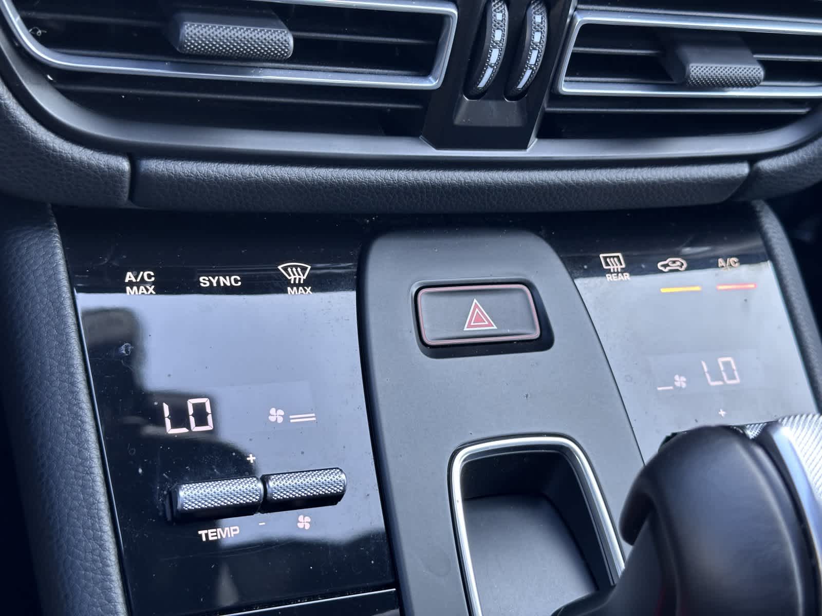 Thumbnail: 2025 Porsche Macan - 24