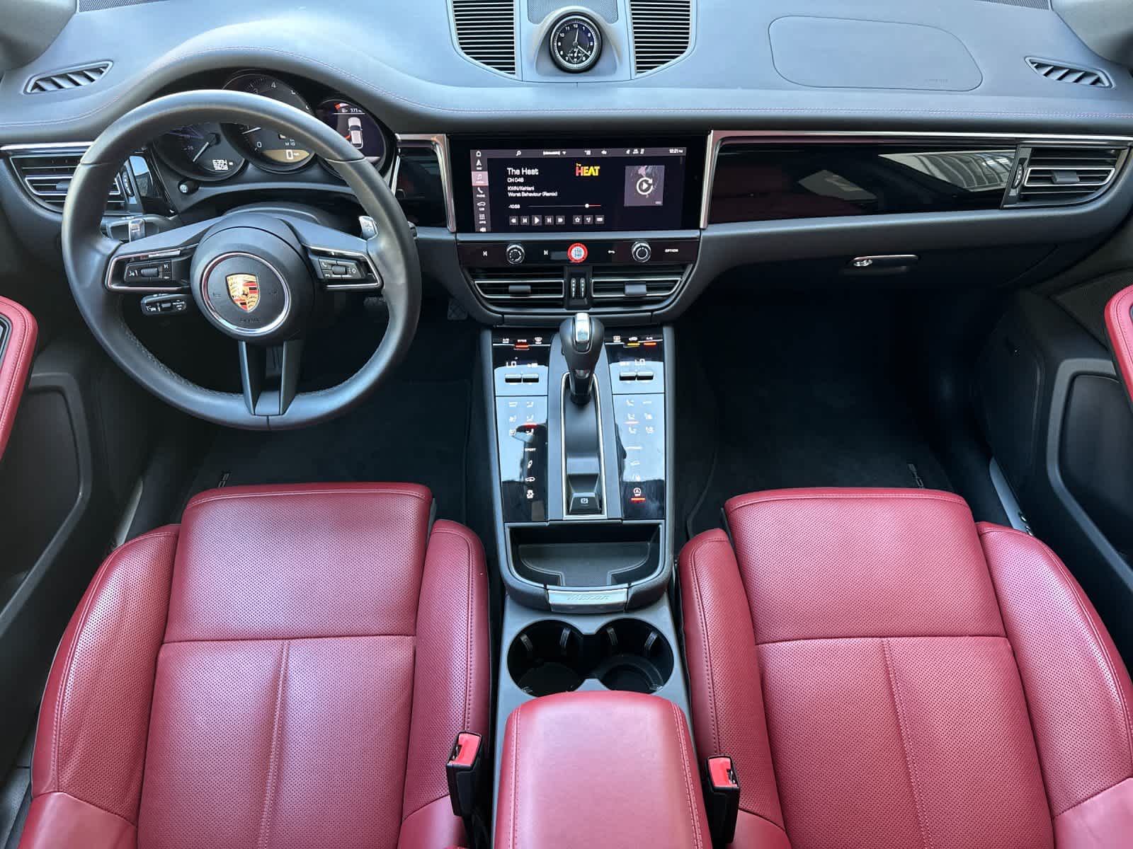 Thumbnail: 2025 Porsche Macan - 6