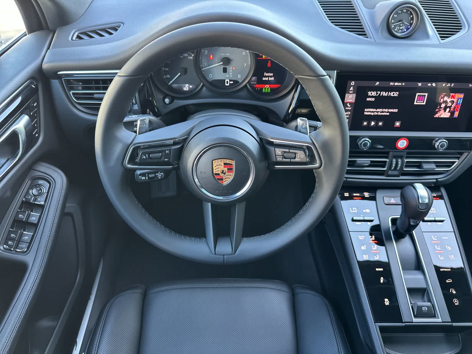 Thumbnail: 2026 Porsche Macan - 15