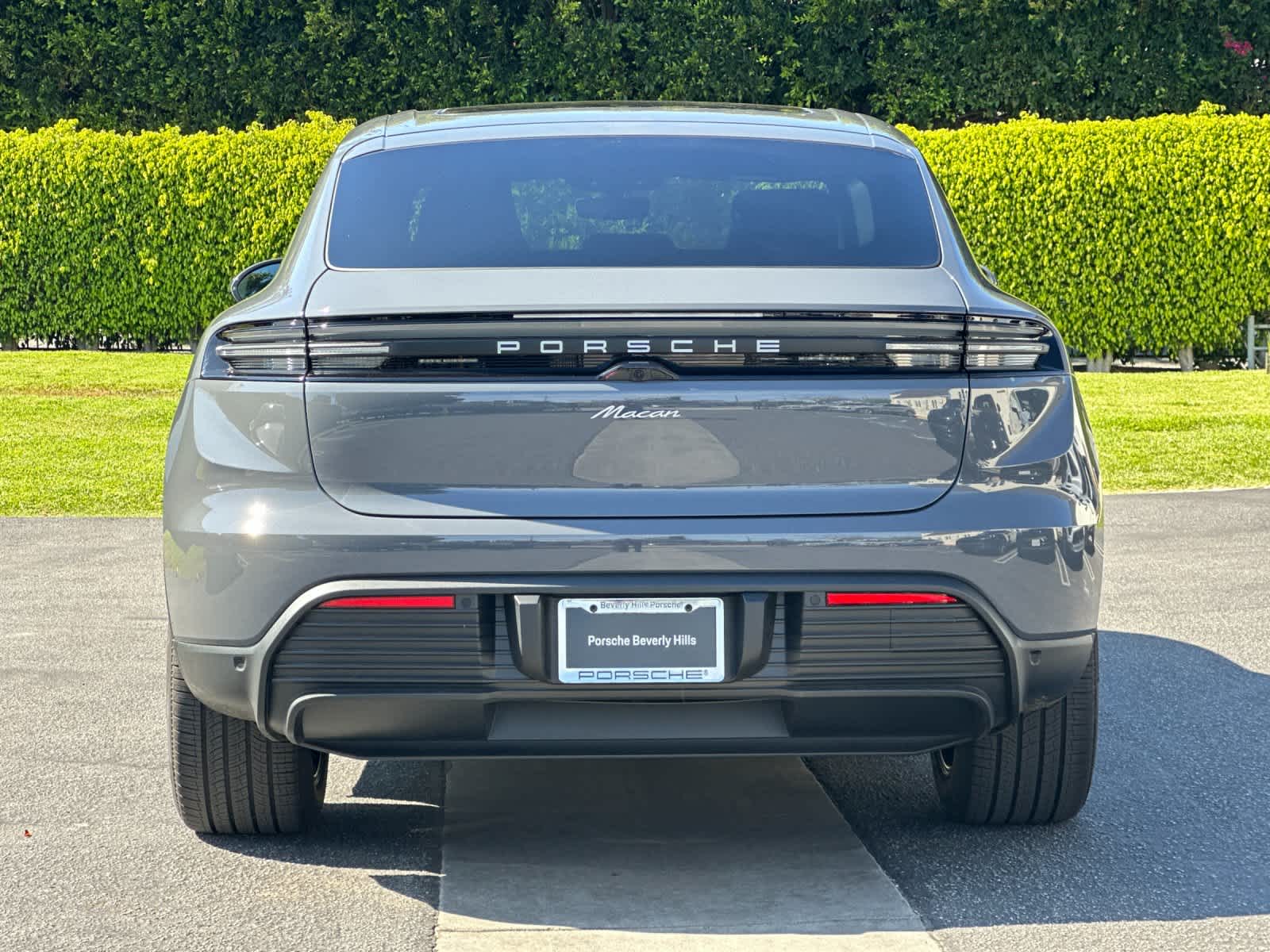 Thumbnail: 2026 Porsche Macan - 7