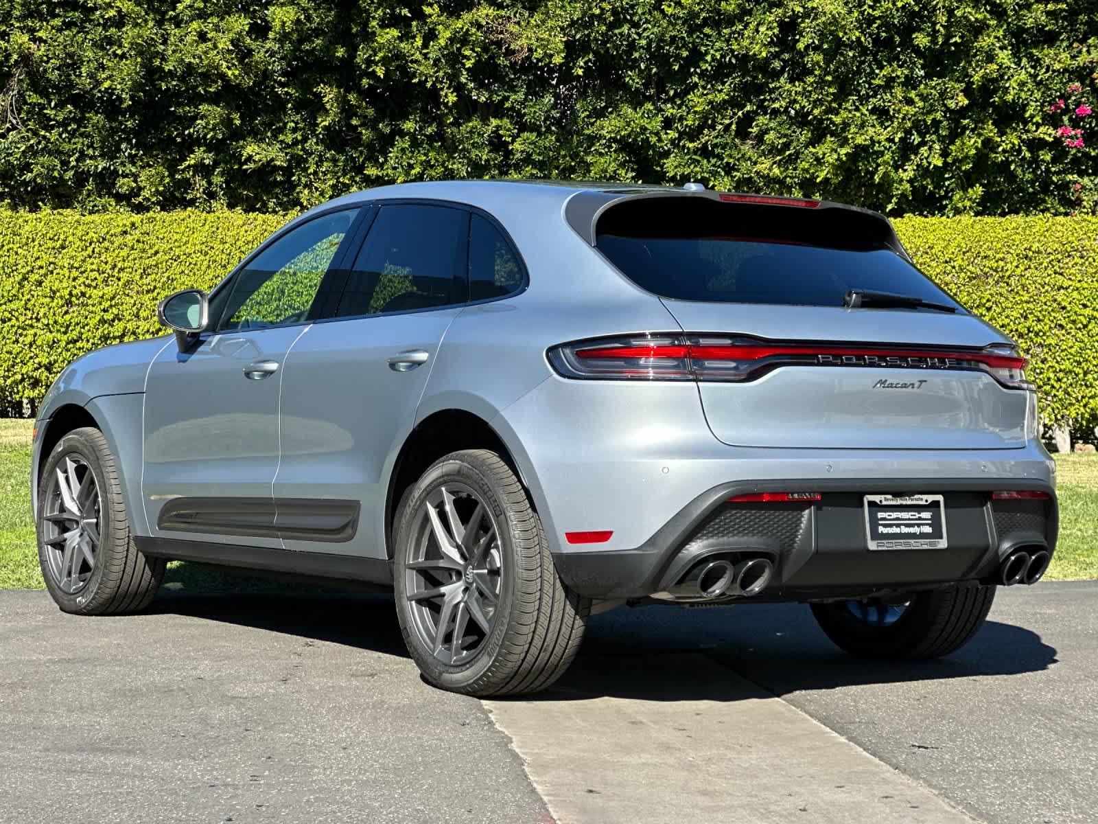 Thumbnail: 2026 Porsche Macan - 3