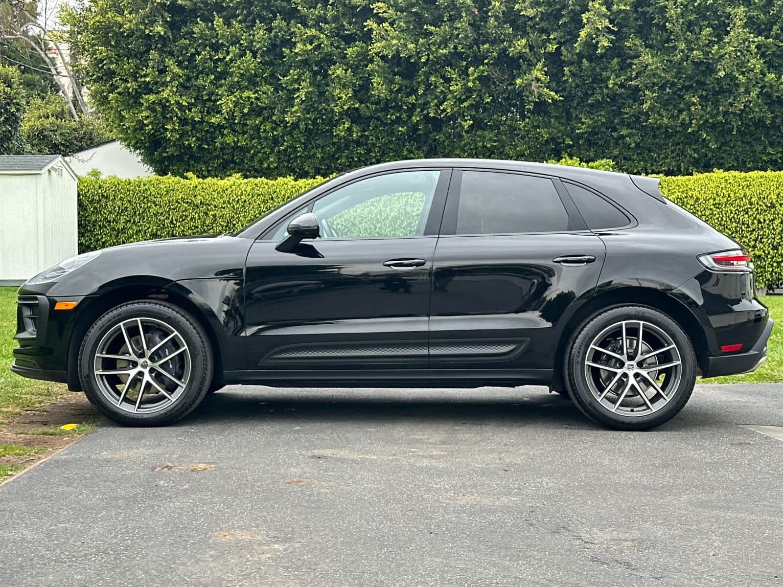Thumbnail: 2025 Porsche Macan - 2