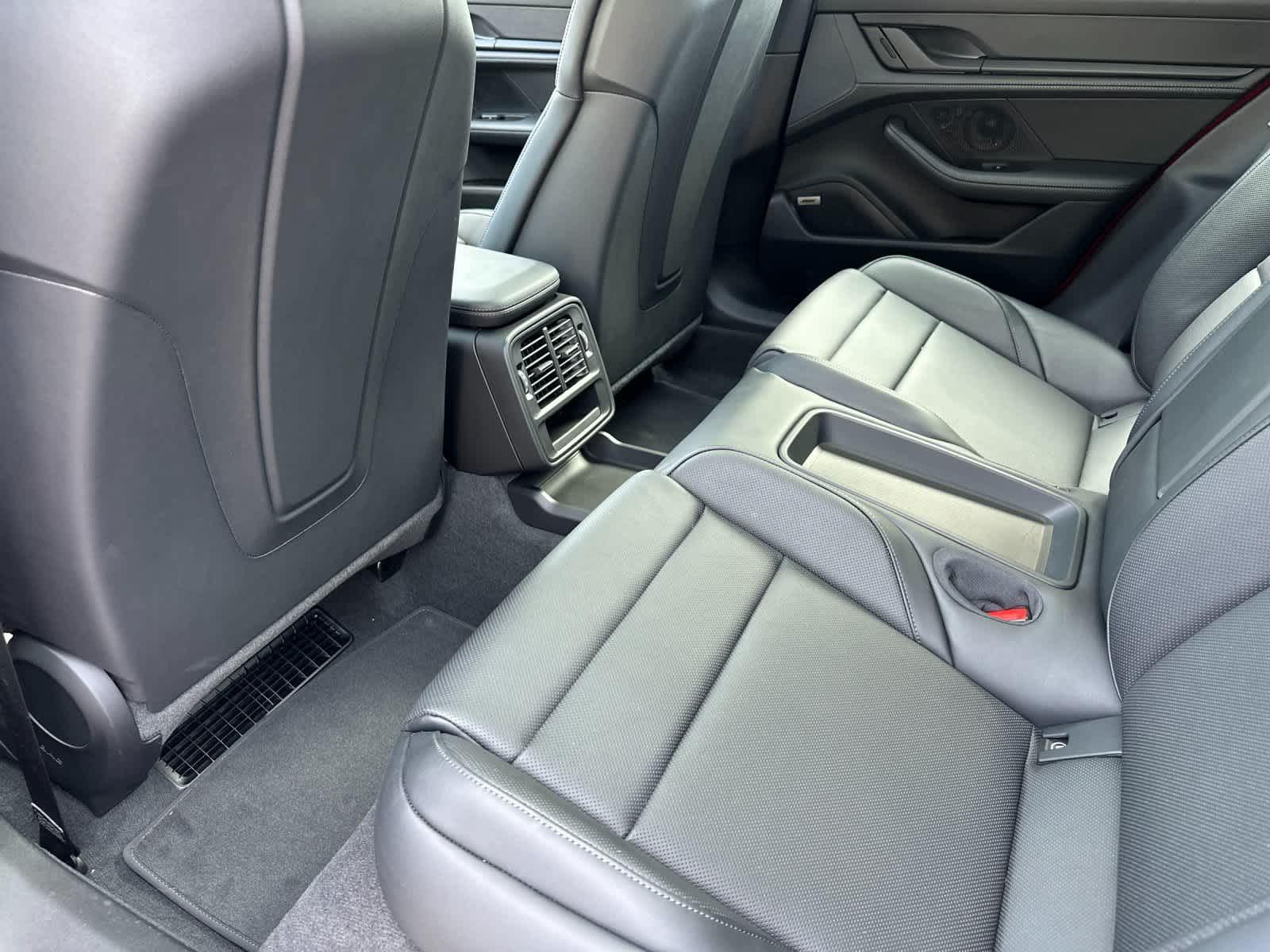 Thumbnail: 2024 Porsche Taycan - 13