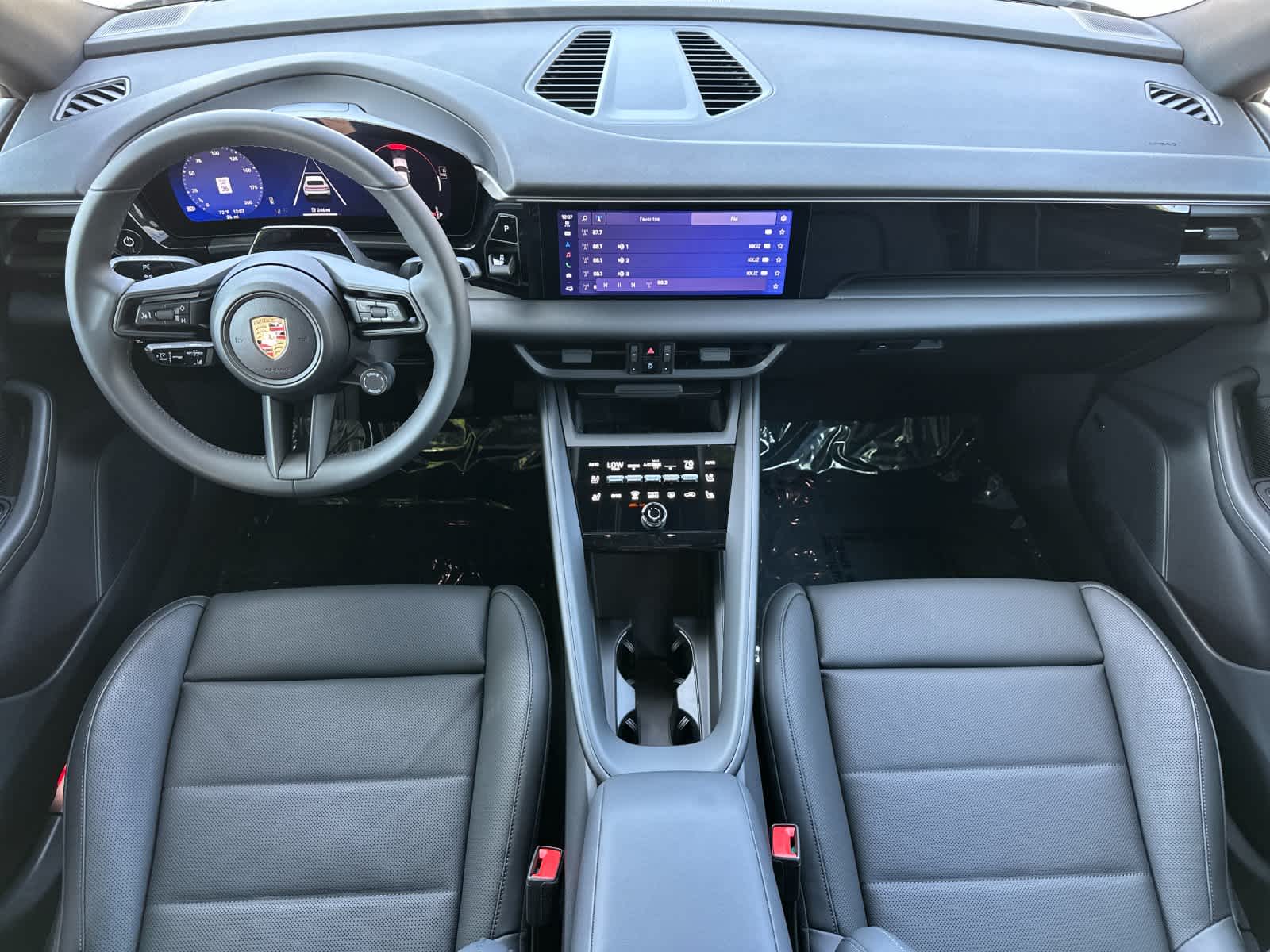 Thumbnail: 2026 Porsche Macan - 6