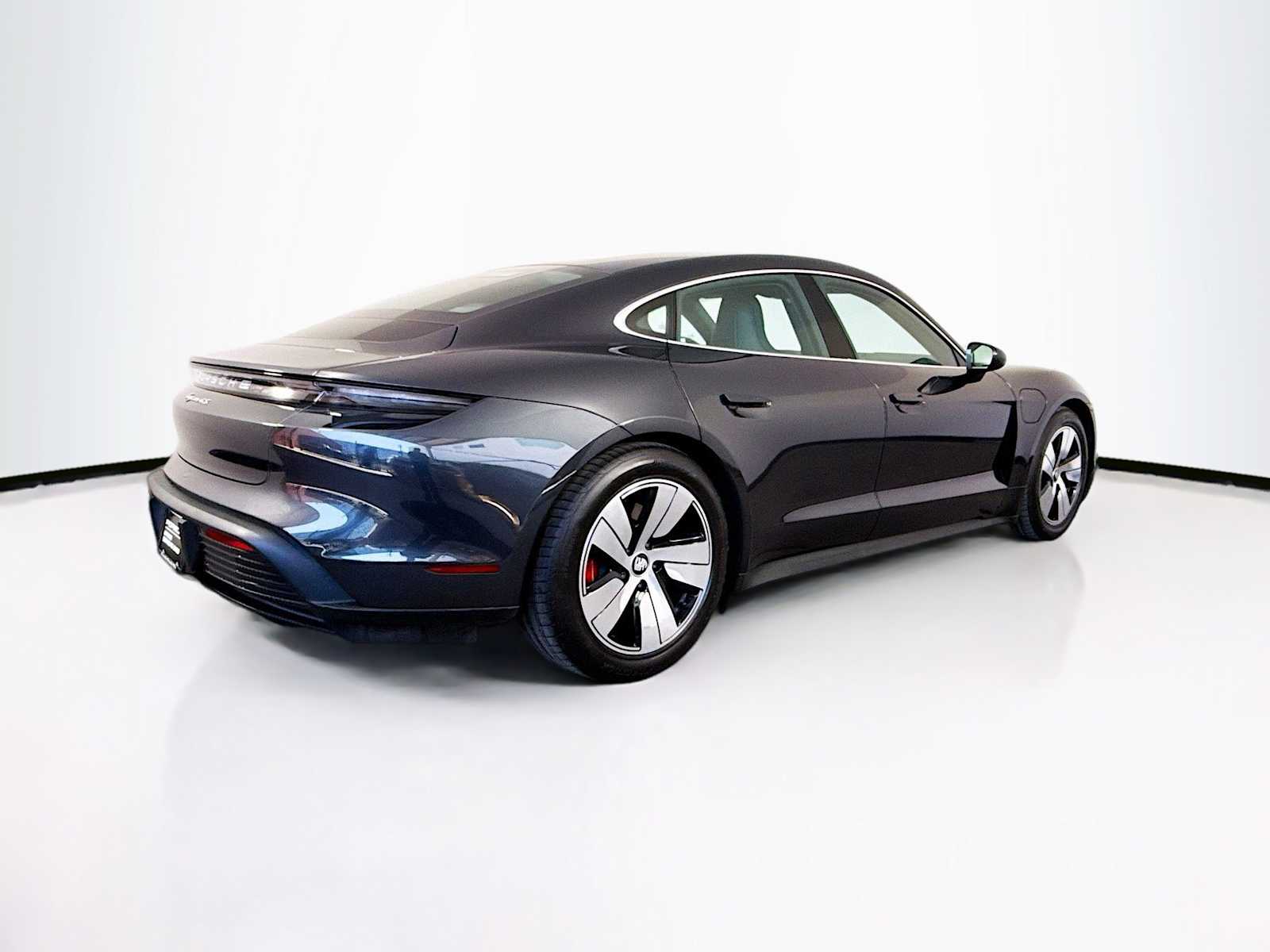 Thumbnail: 2021 Porsche Taycan - 9