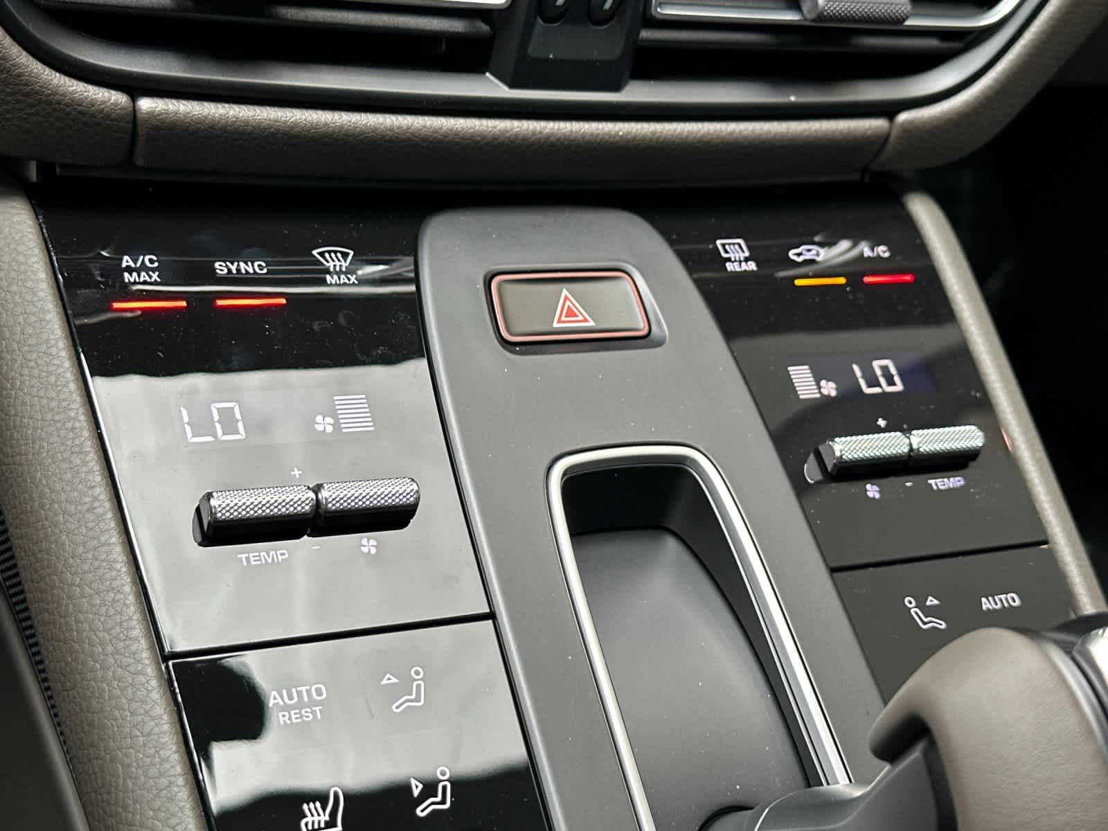 Thumbnail: 2026 Porsche Macan - 24