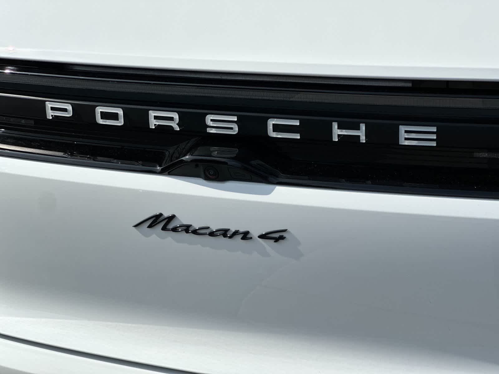 Thumbnail: 2025 Porsche Macan - 32