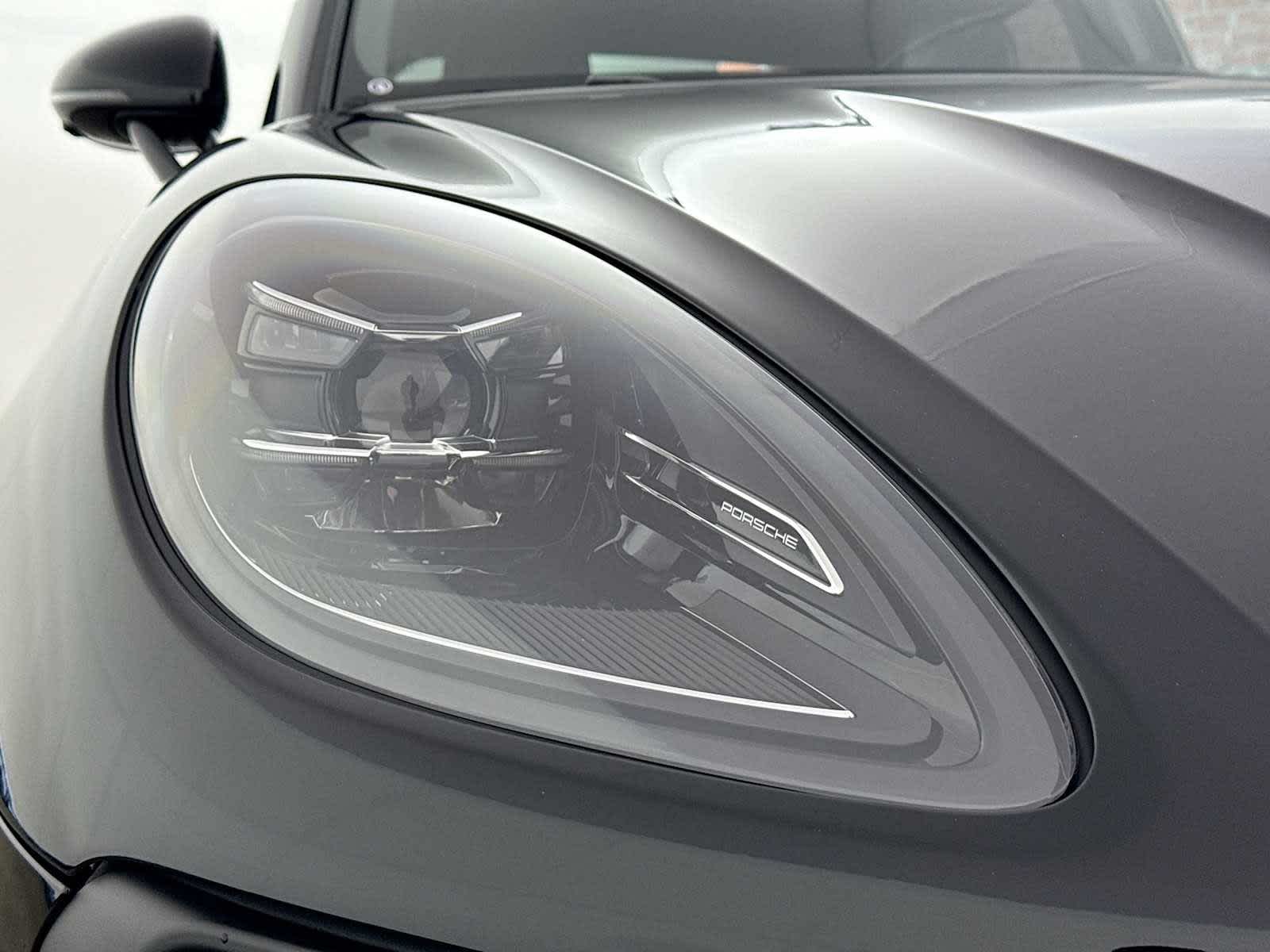 Thumbnail: 2025 Porsche Macan - 28