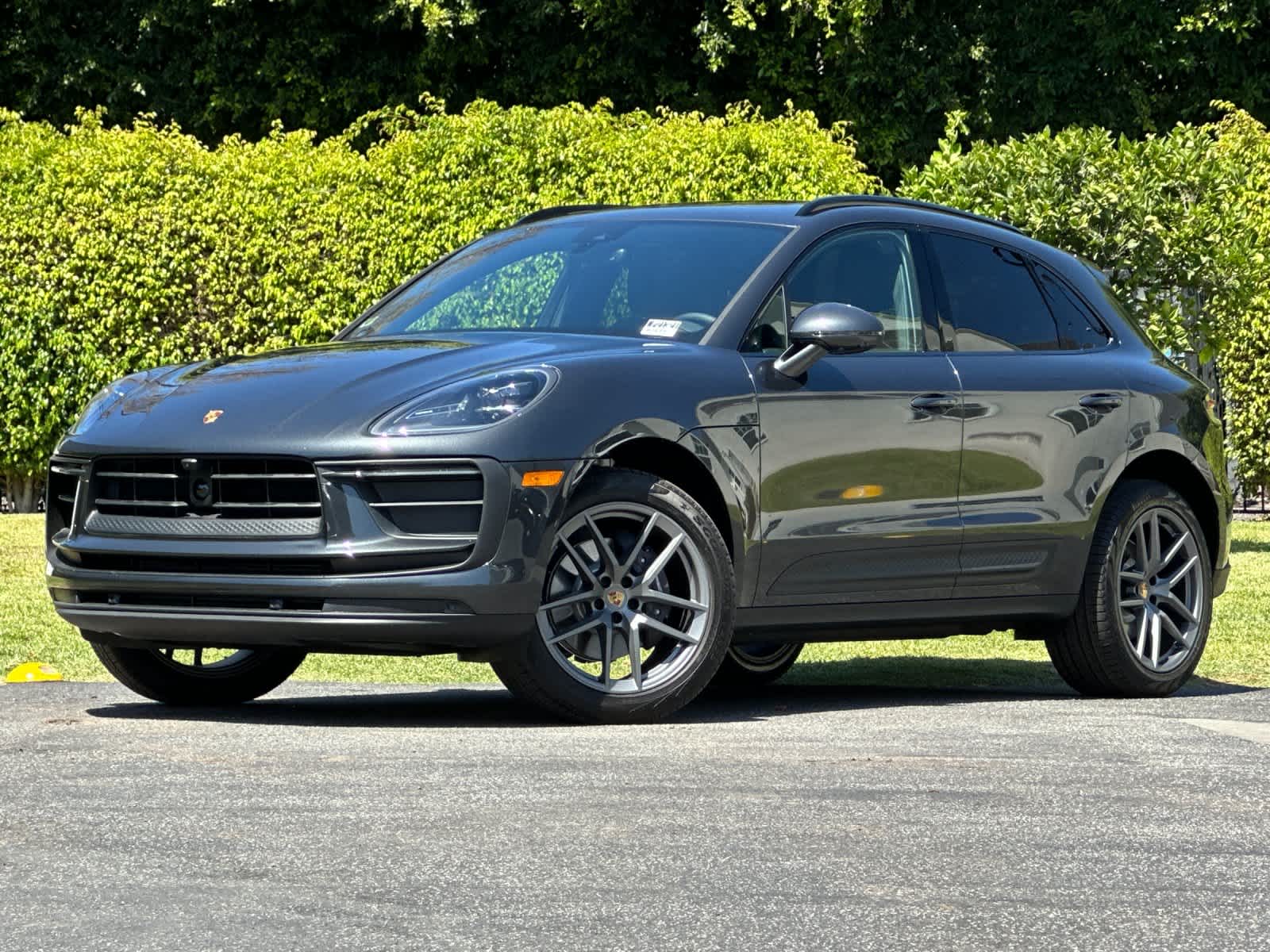 2025 Porsche Macan Base