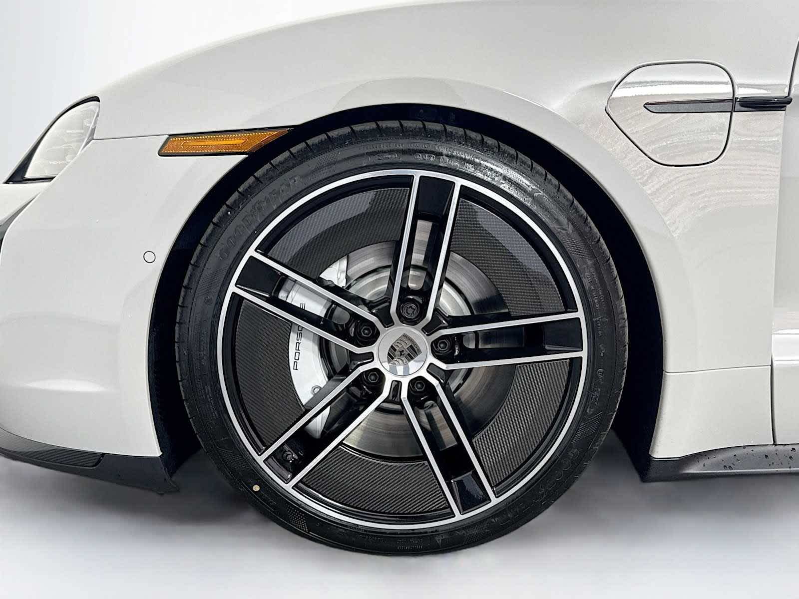 Thumbnail: 2025 Porsche Taycan - 24