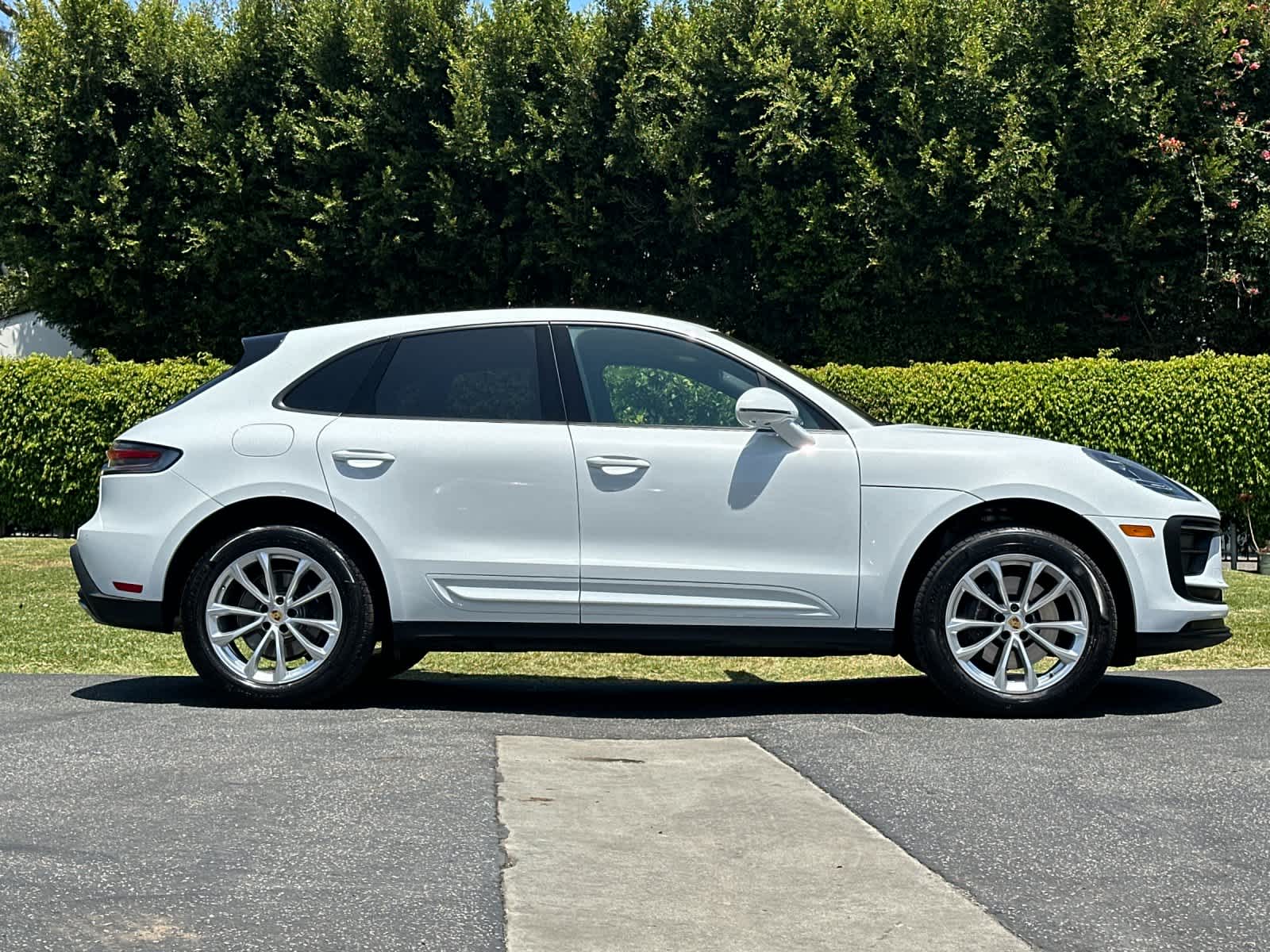 Thumbnail: 2025 Porsche Macan - 8