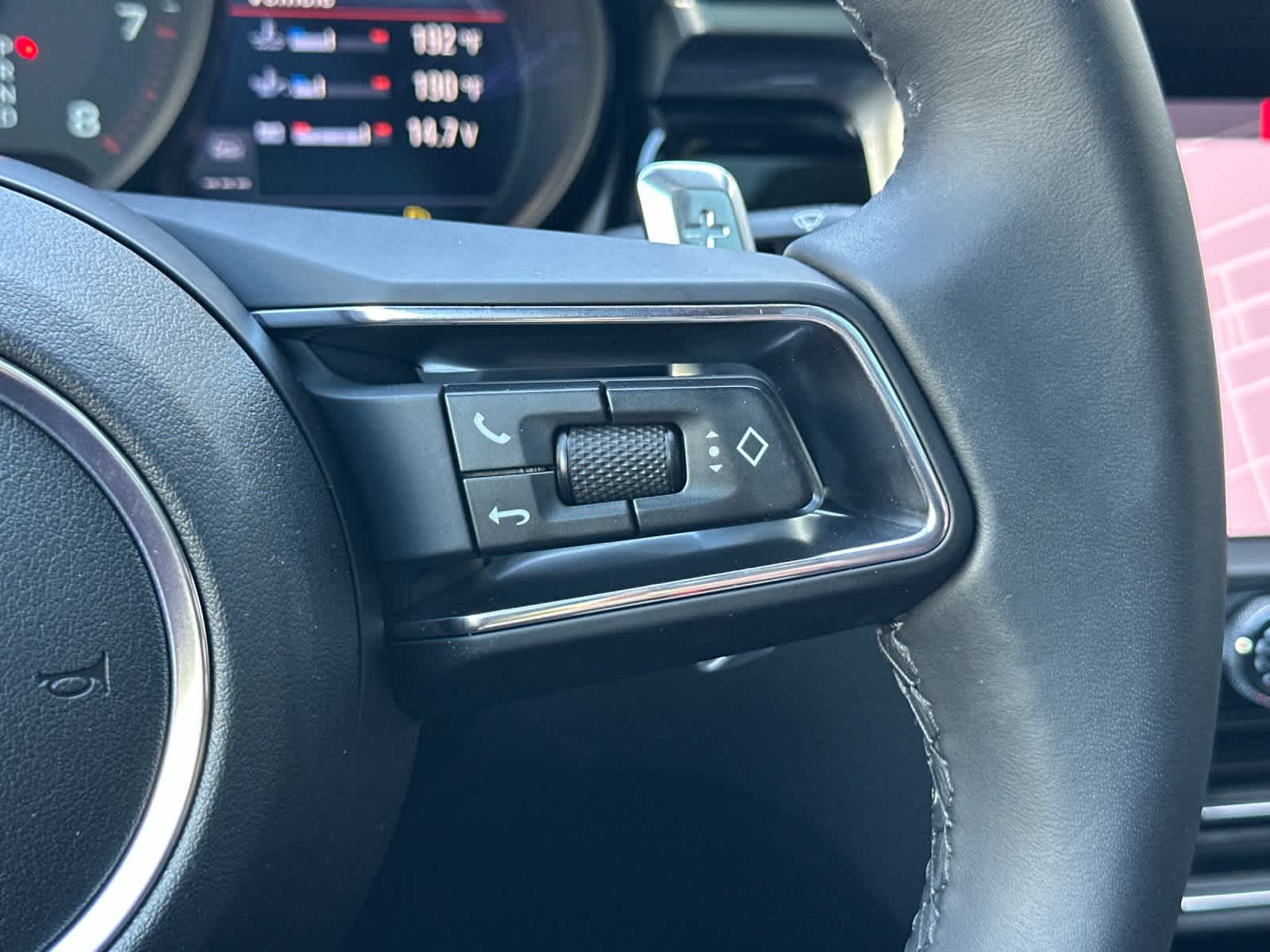 Thumbnail: 2025 Porsche Macan - 27