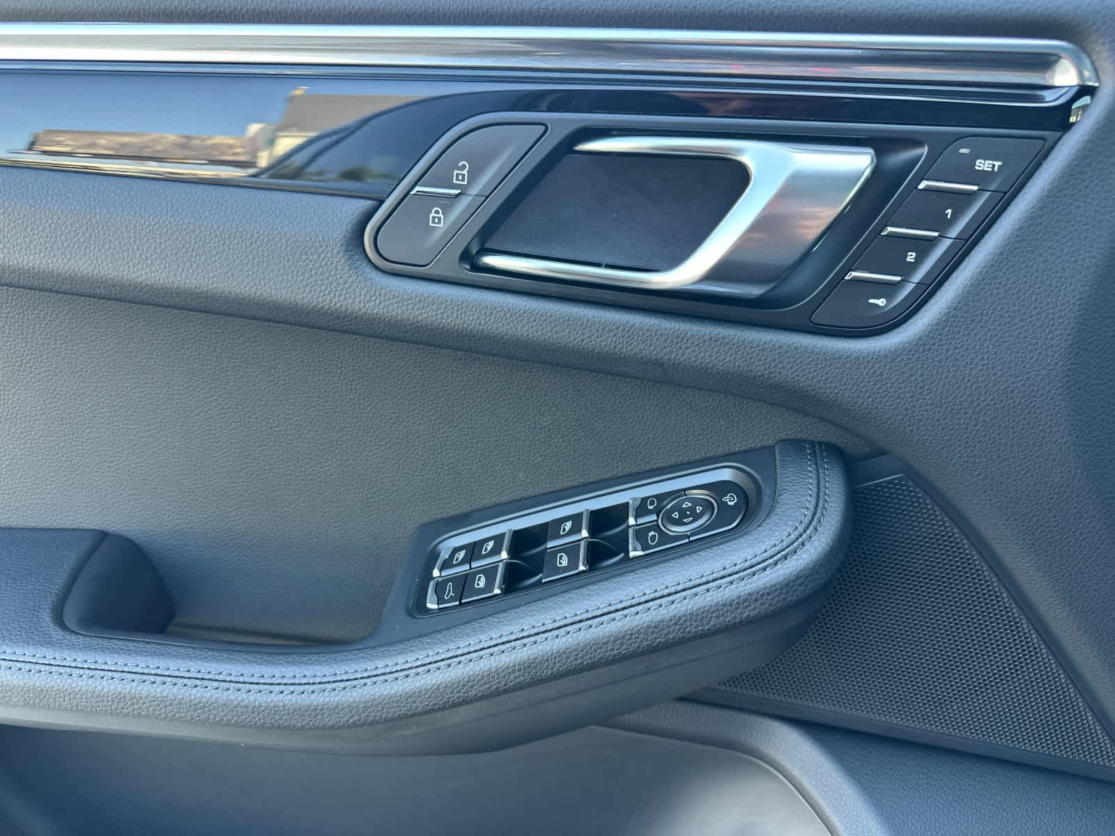 Thumbnail: 2026 Porsche Macan - 11