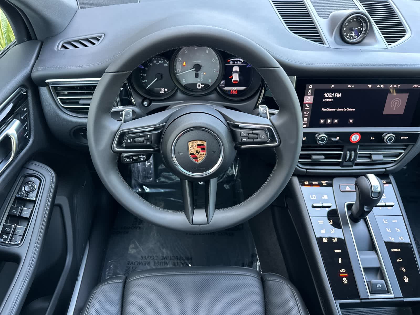 Thumbnail: 2026 Porsche Macan - 15