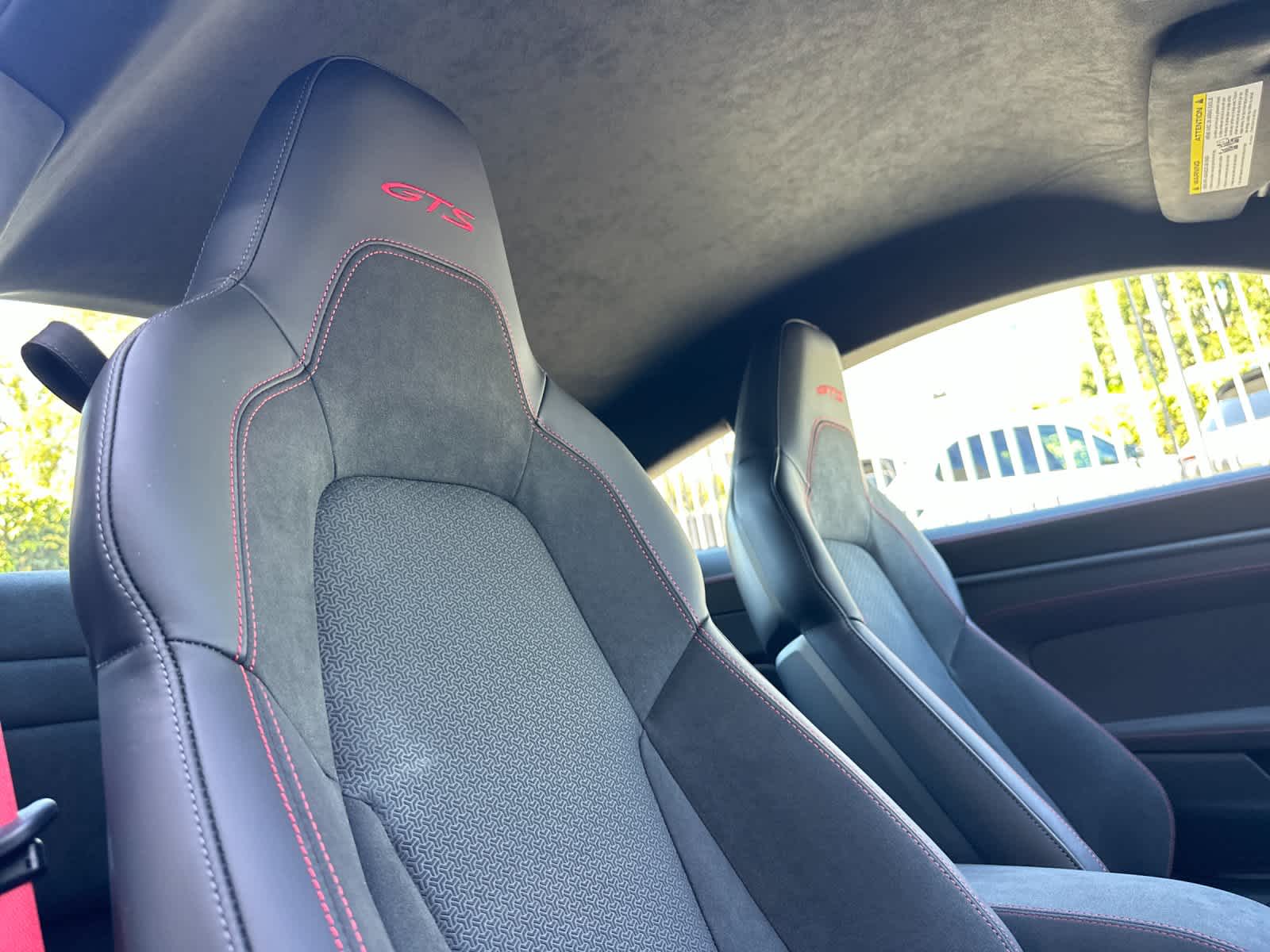 Thumbnail: 2025 Porsche 911 - 28