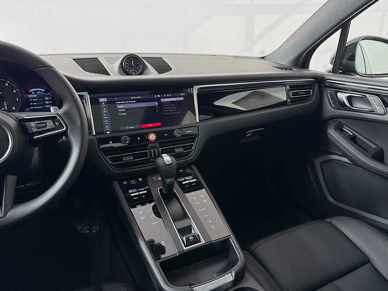 Thumbnail: 2026 Porsche Macan - 21