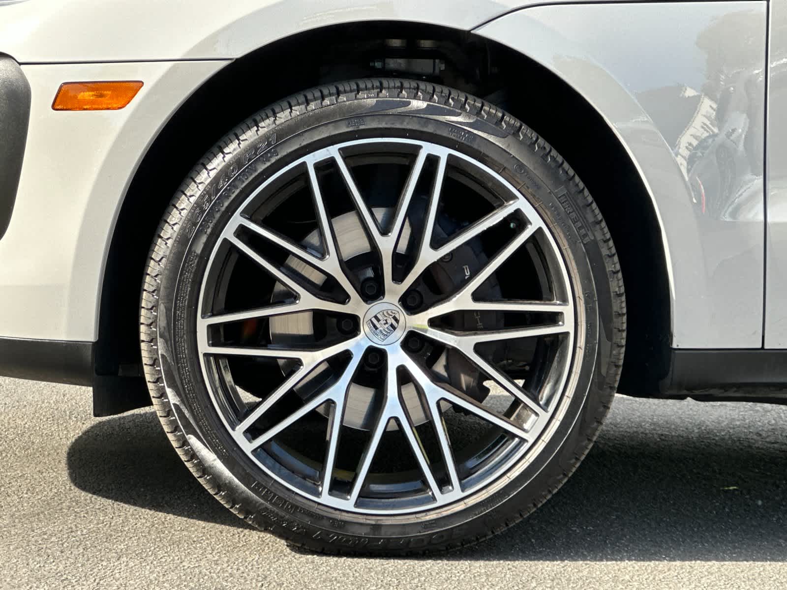 Thumbnail: 2025 Porsche Macan - 31