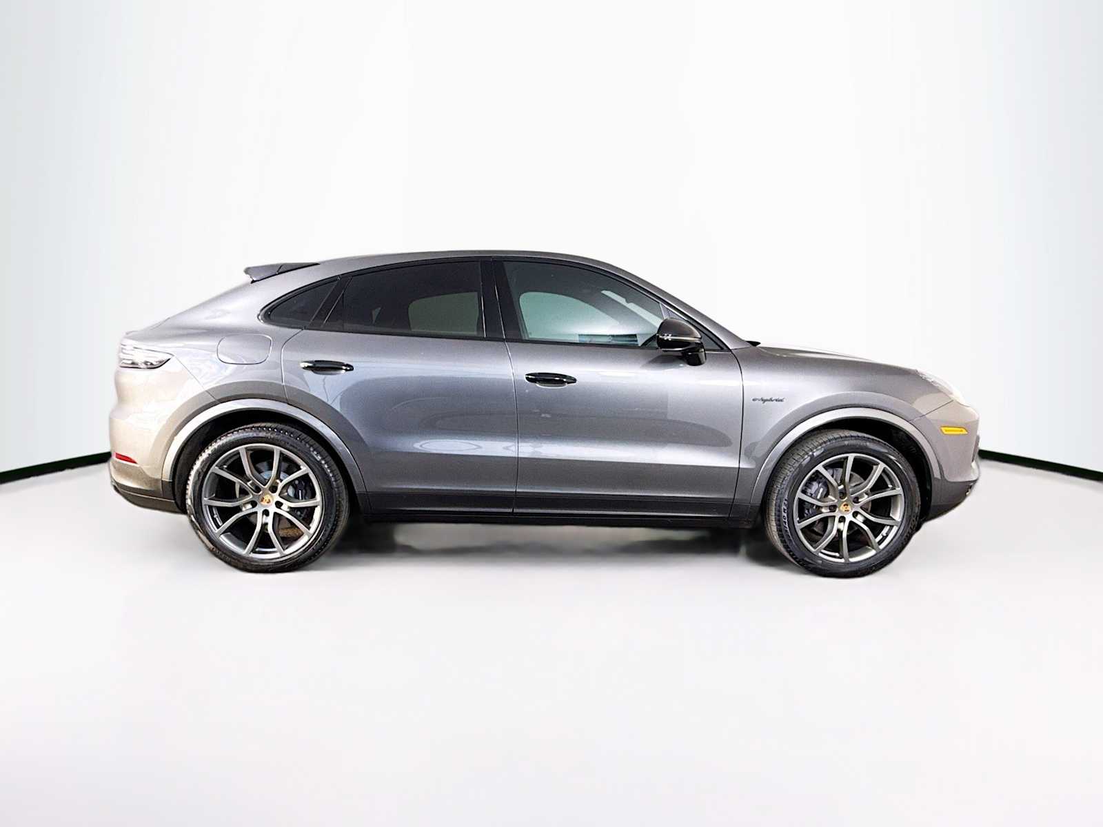 Thumbnail: 2022 Porsche Cayenne - 15