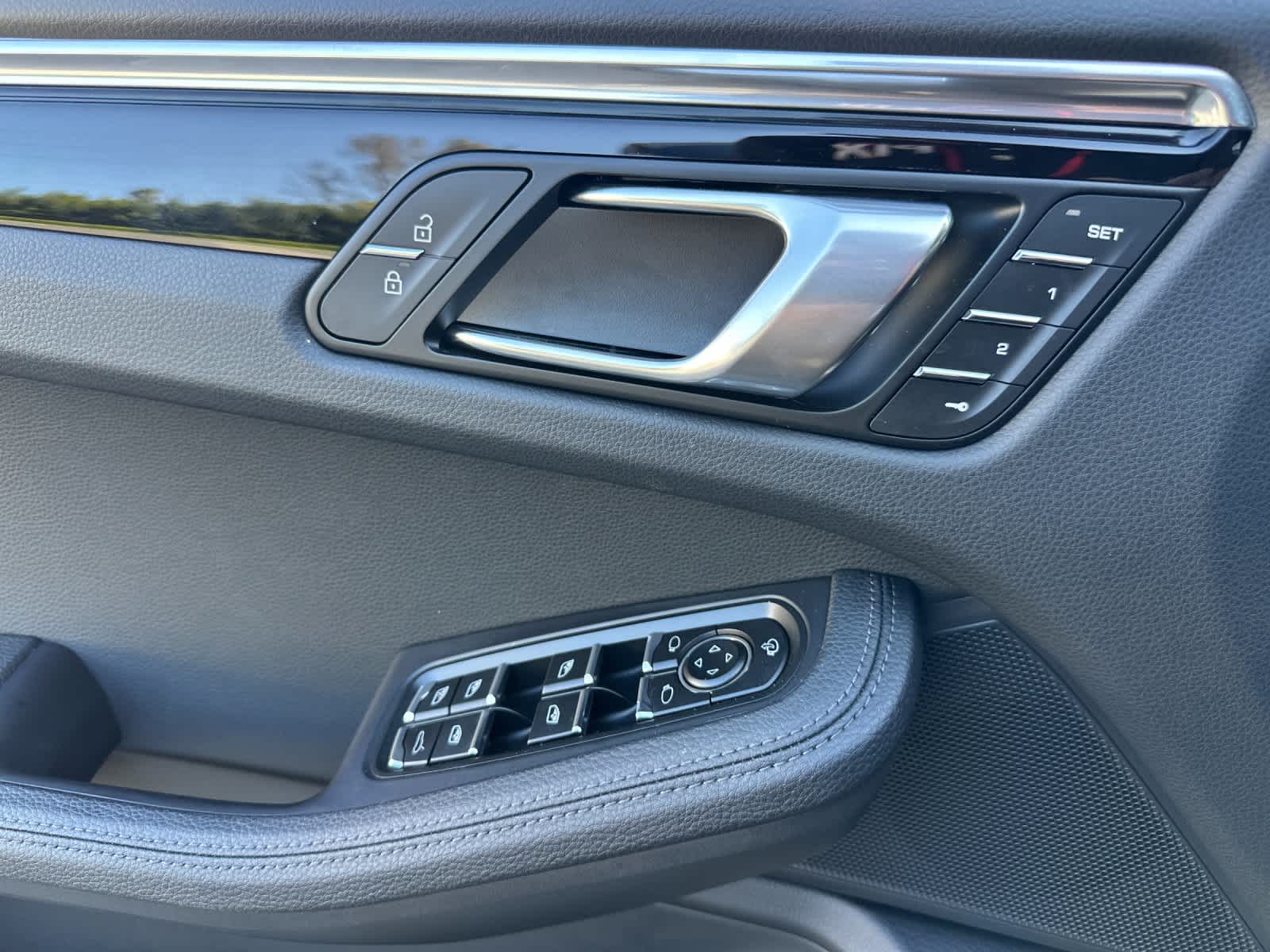 Thumbnail: 2025 Porsche Macan - 12