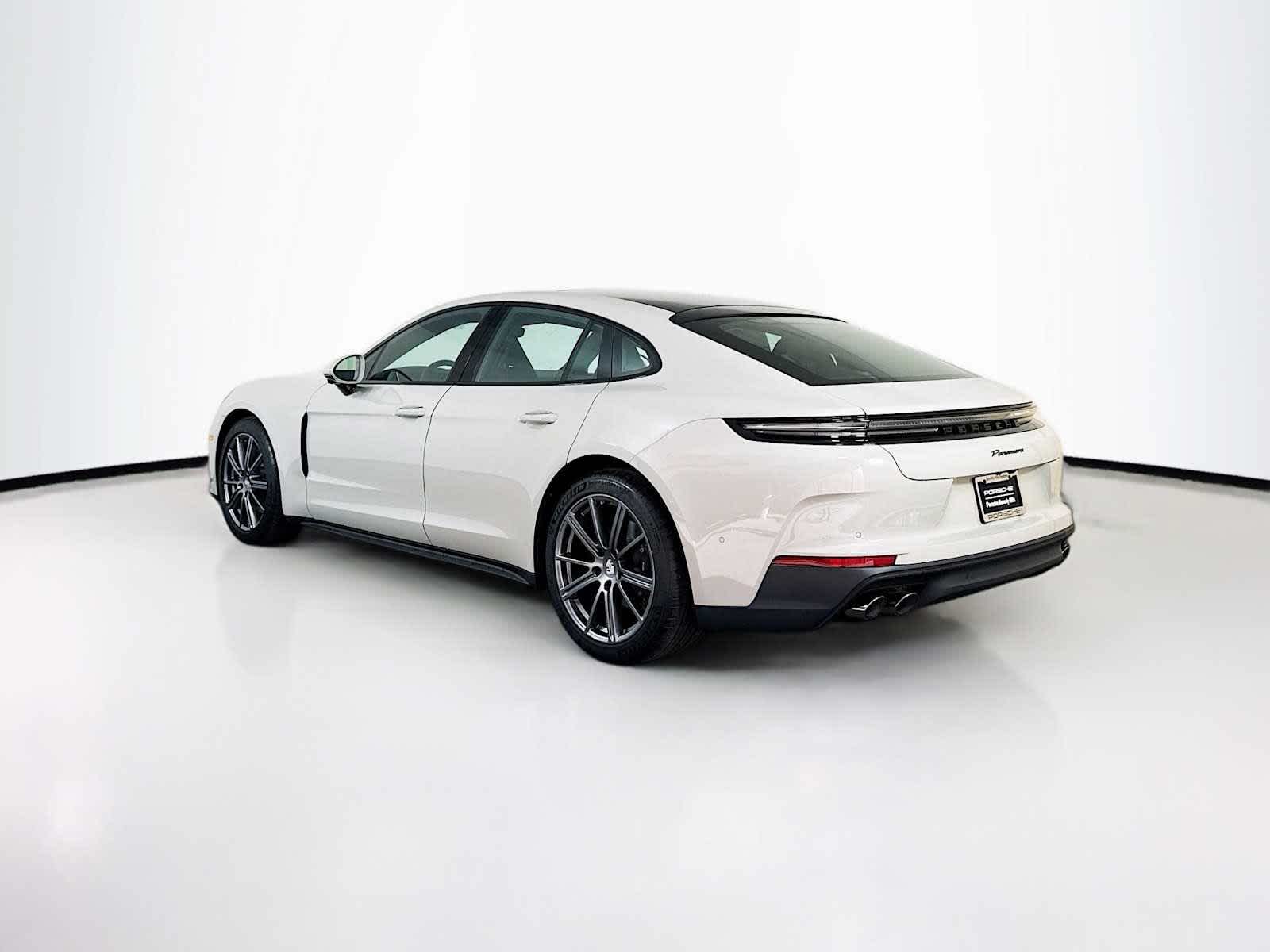 Thumbnail: 2026 Porsche Panamera - 3