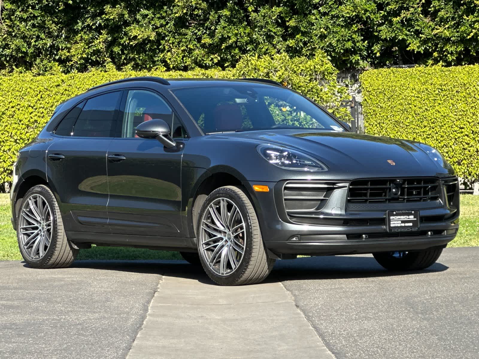 Thumbnail: 2025 Porsche Macan - 10