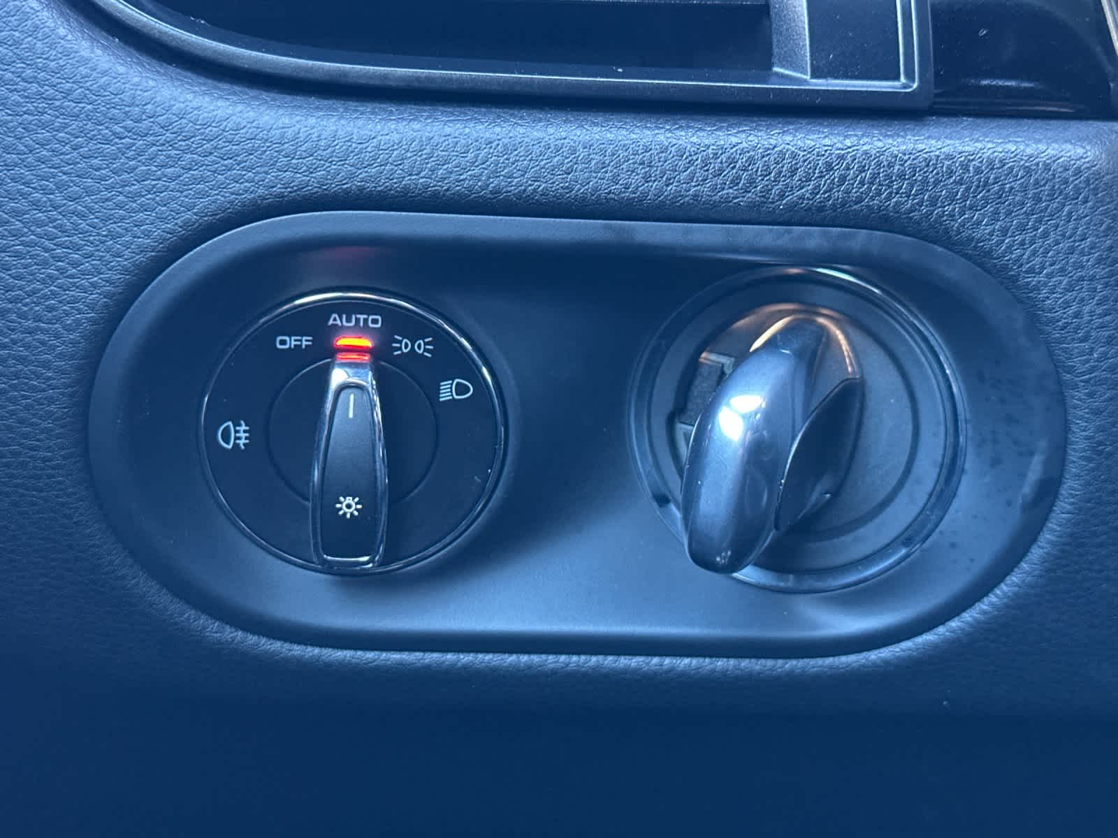 Thumbnail: 2025 Porsche Macan - 29