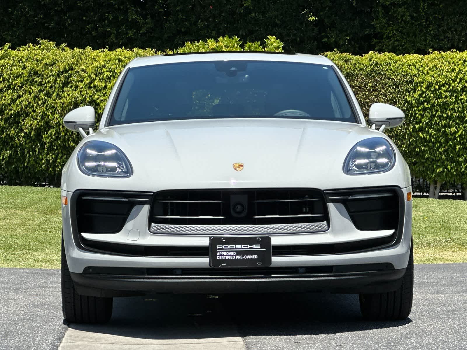 Thumbnail: 2025 Porsche Macan - 11