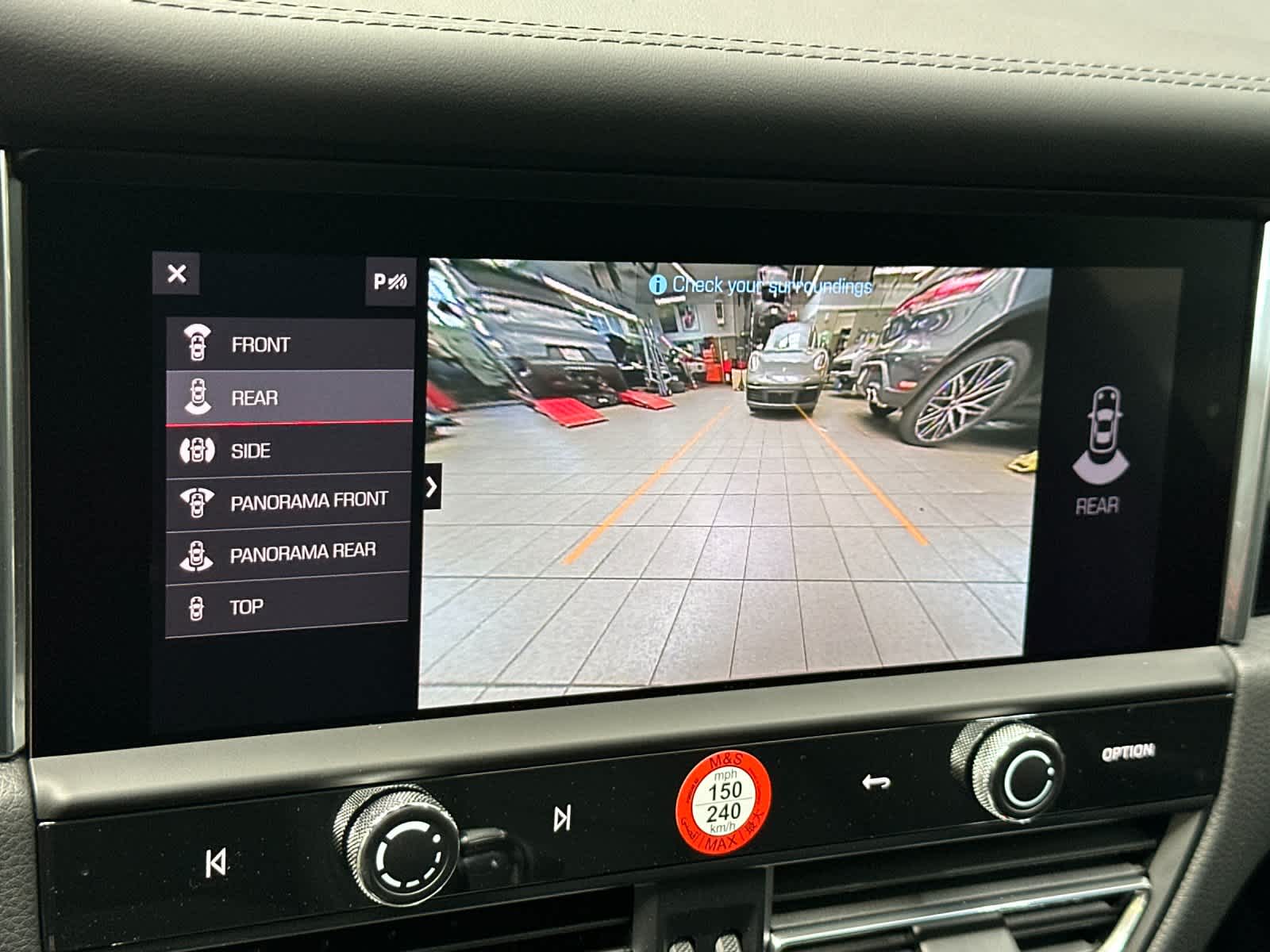 Thumbnail: 2026 Porsche Macan - 23