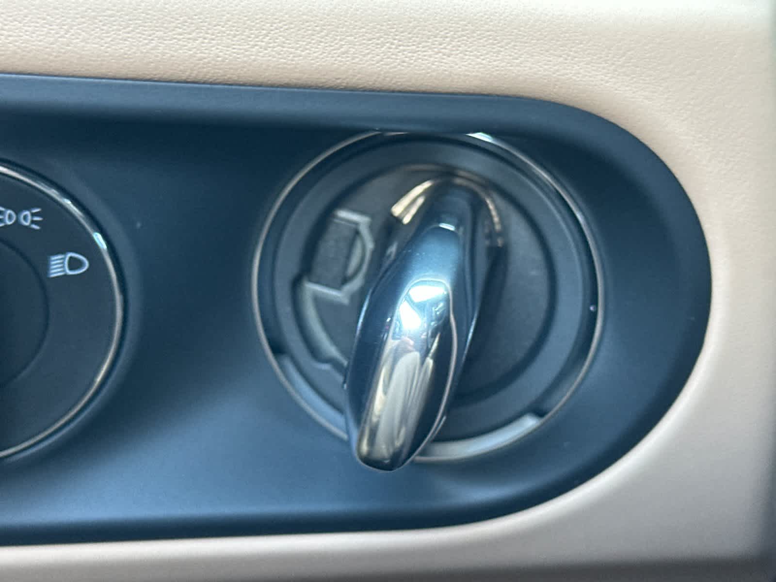 Thumbnail: 2026 Porsche Macan - 26