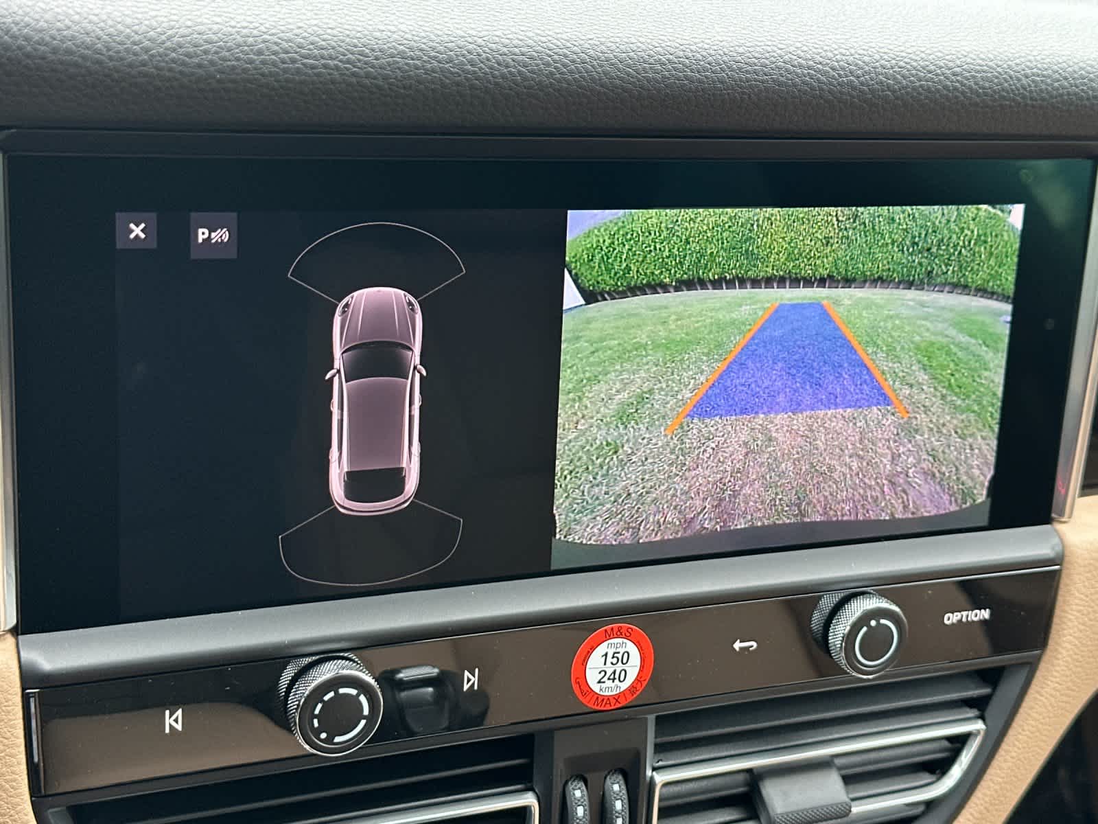 Thumbnail: 2026 Porsche Macan - 23