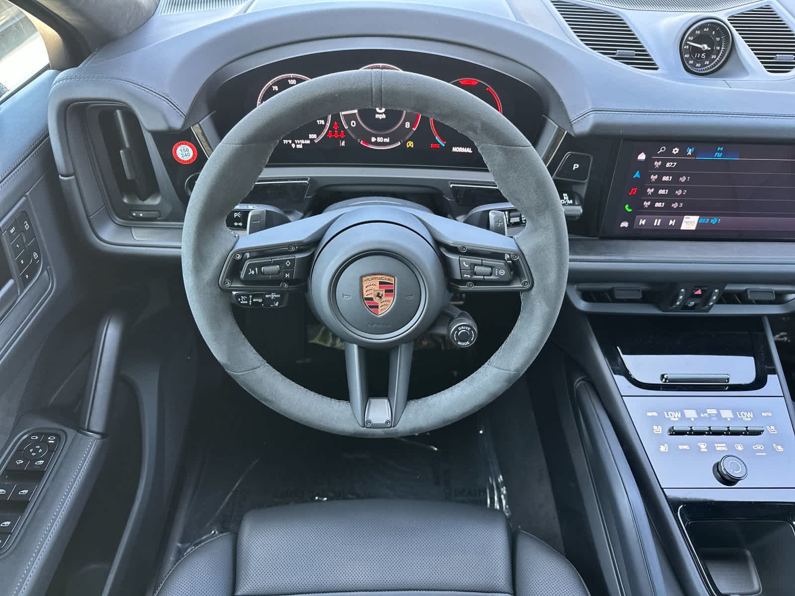Thumbnail: 2026 Porsche Cayenne - 15