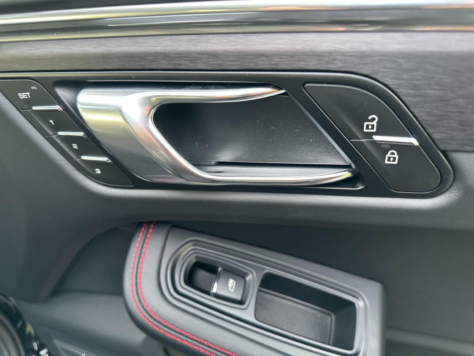 Thumbnail: 2026 Porsche Macan - 19
