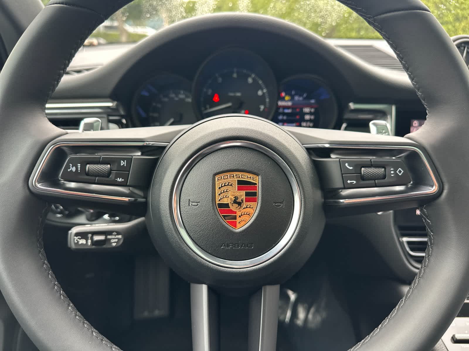 Thumbnail: 2026 Porsche Macan - 25