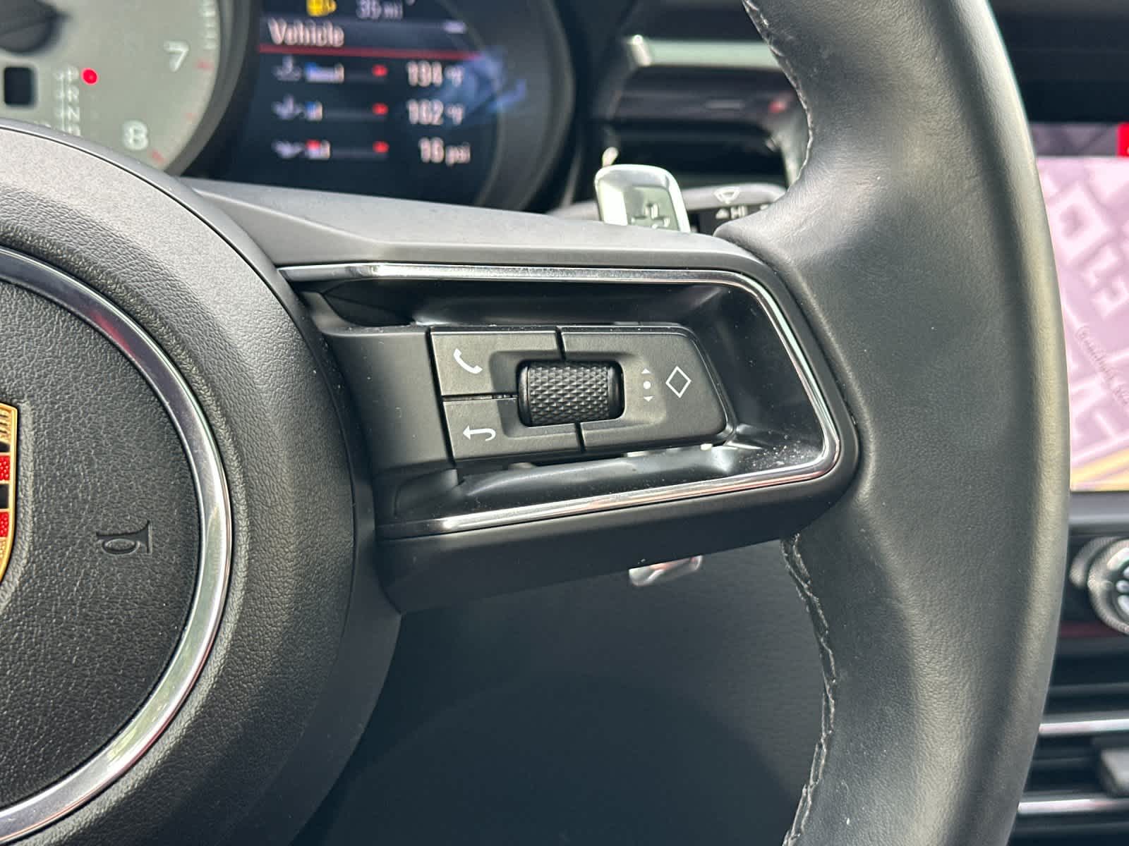 Thumbnail: 2025 Porsche Macan - 28