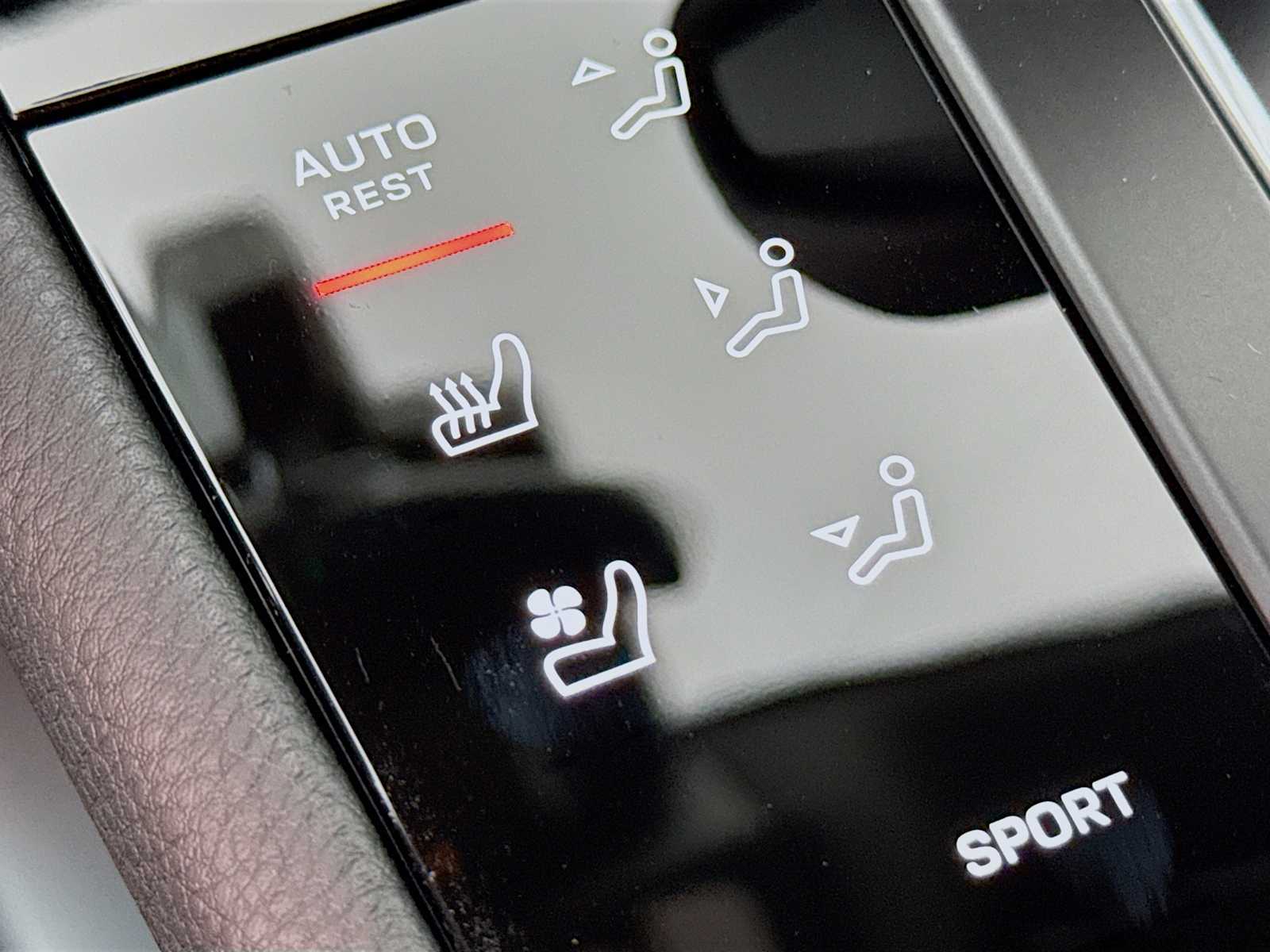 Thumbnail: 2026 Porsche Macan - 16