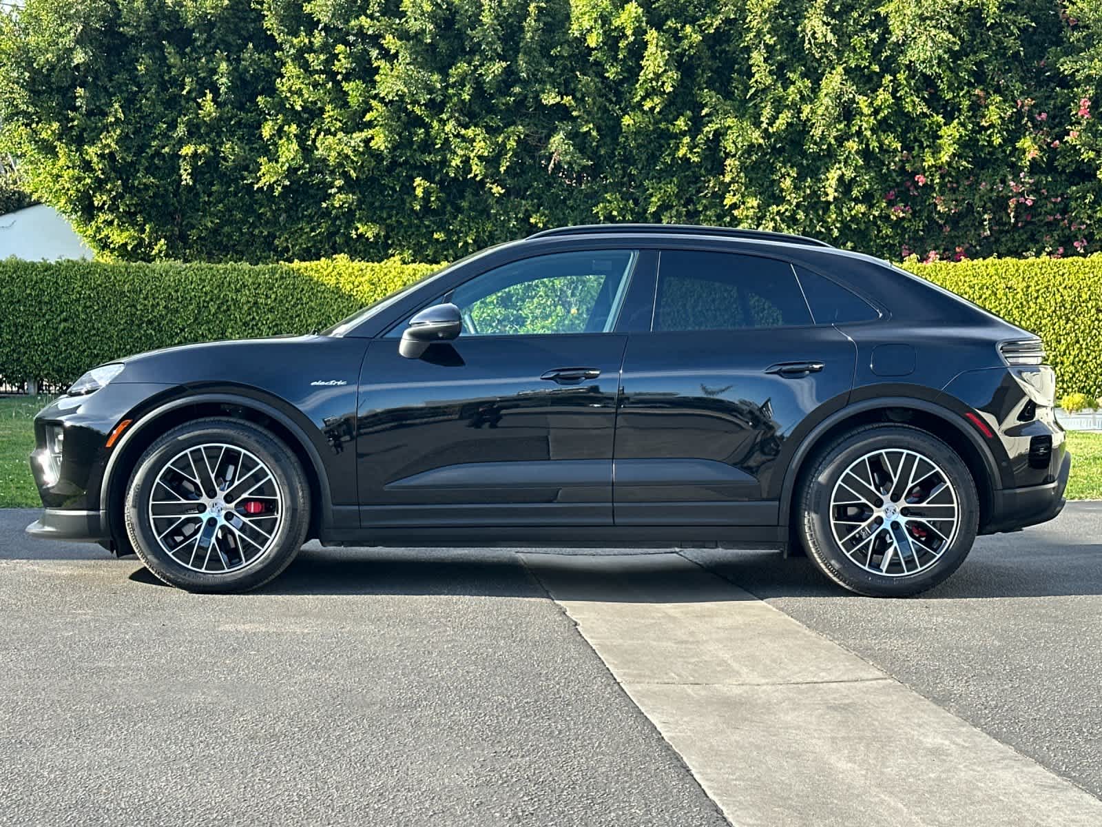 Thumbnail: 2025 Porsche Macan - 2